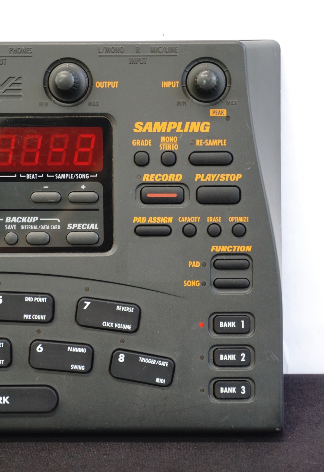 Zoom ST-224 SampleTrak Drum / Groove Machine & Sampler