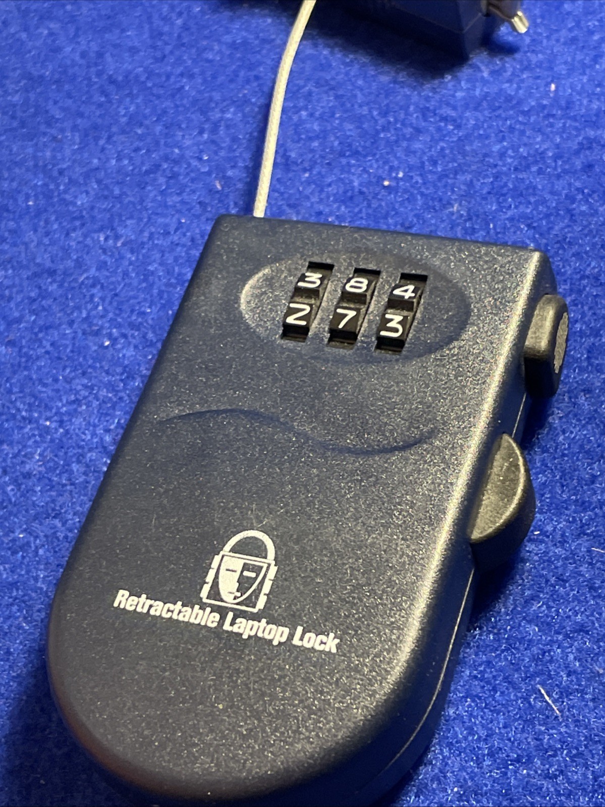 DIGITAL INNOVATIONS RETRACTABLE LAPTOP LOCK MODEL #90108