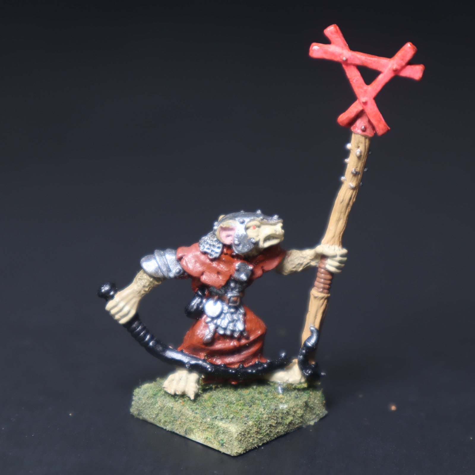 Skaven, Standard Bearer w. Whip, Command, Games Workshop ,