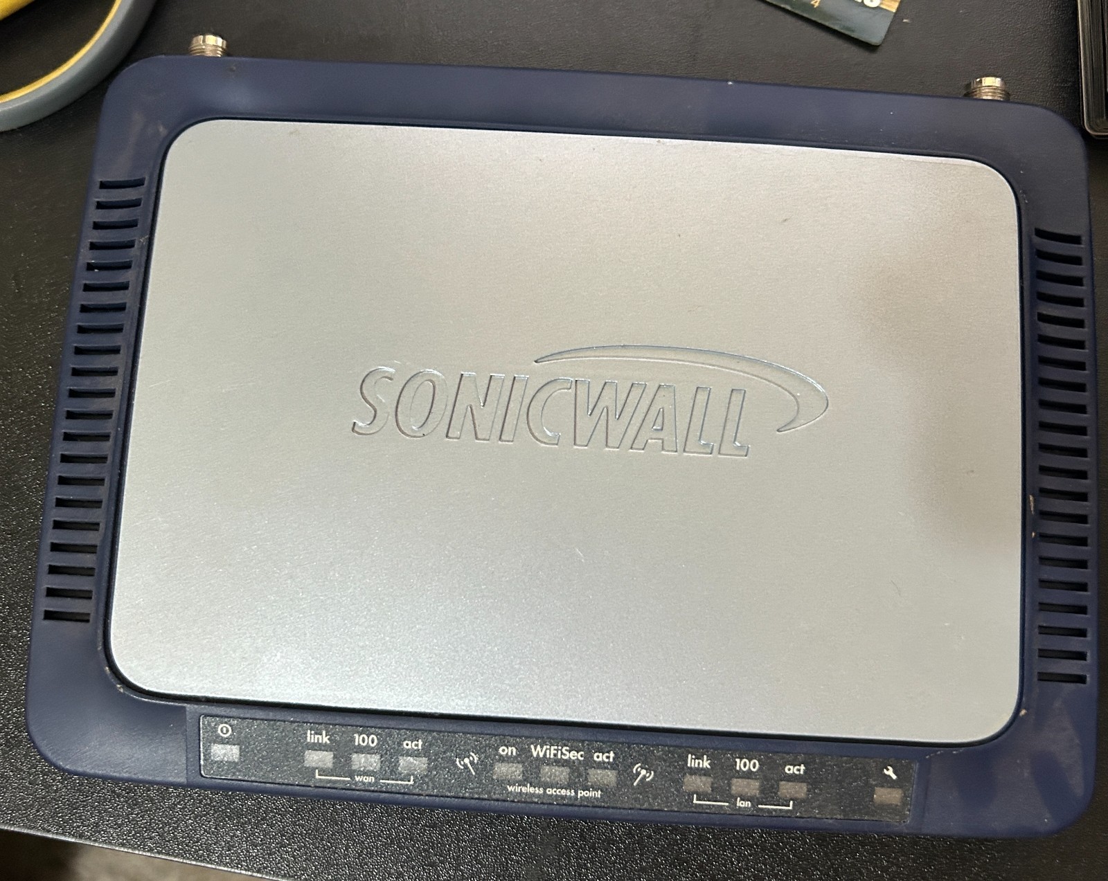 Sonicwall SOHO TZW 10 used wireless security - model APL11-031 with manuals