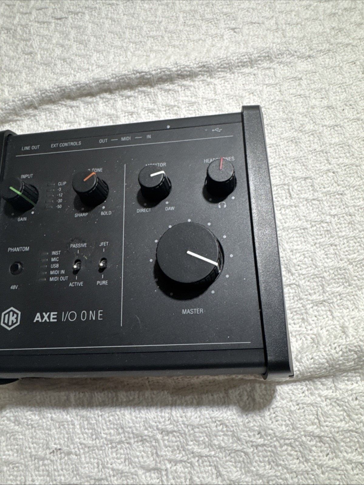 IK Multimedia AXE I/O ONE 1-Channel USB-C Audio Interface