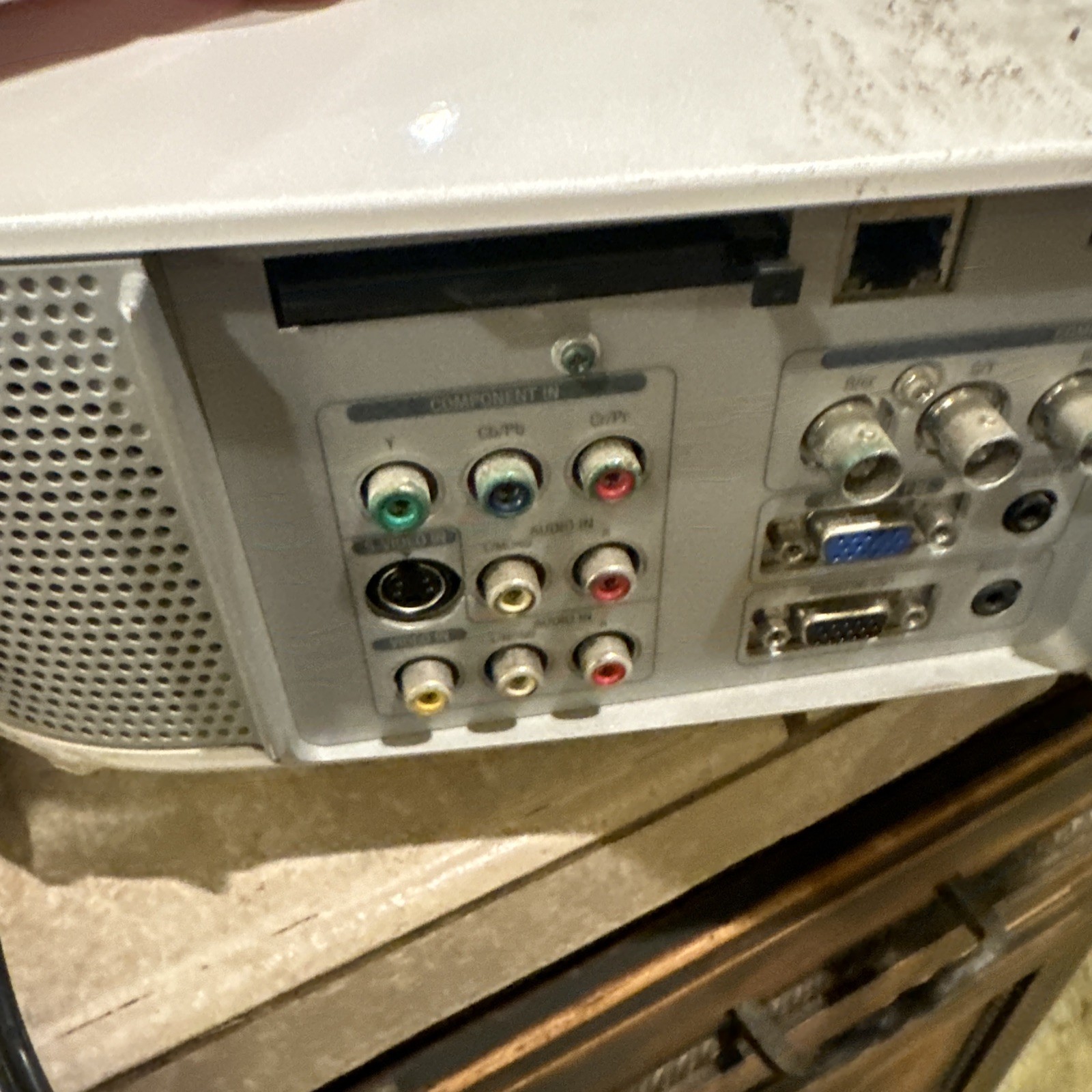 NEC NP2000 Projector High Resolution Multiple Inputs White