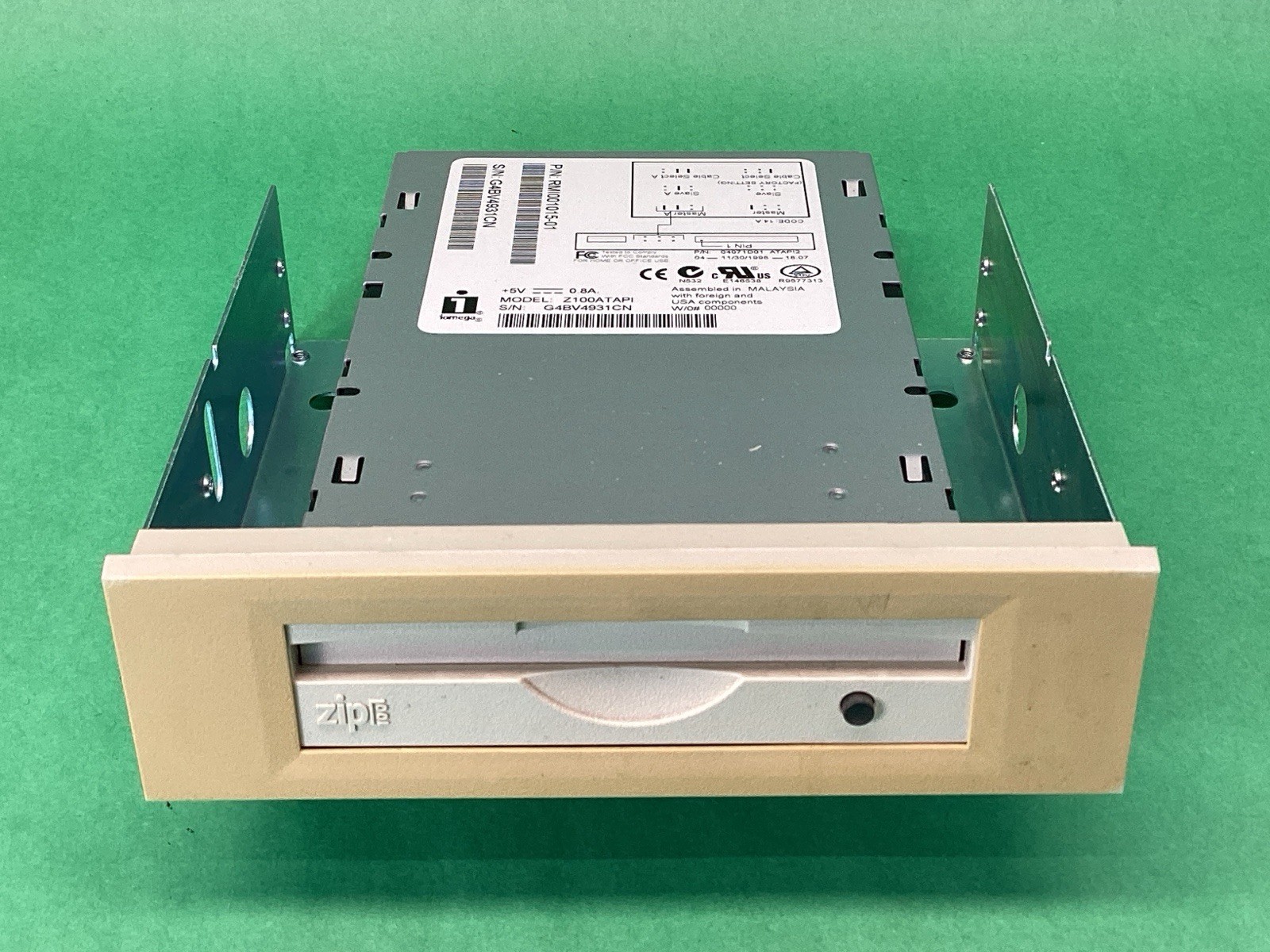 Zip Drive Z100ATAPI IDE Internal Drive Beige + 5.25” Bay Adapter UNTESTED