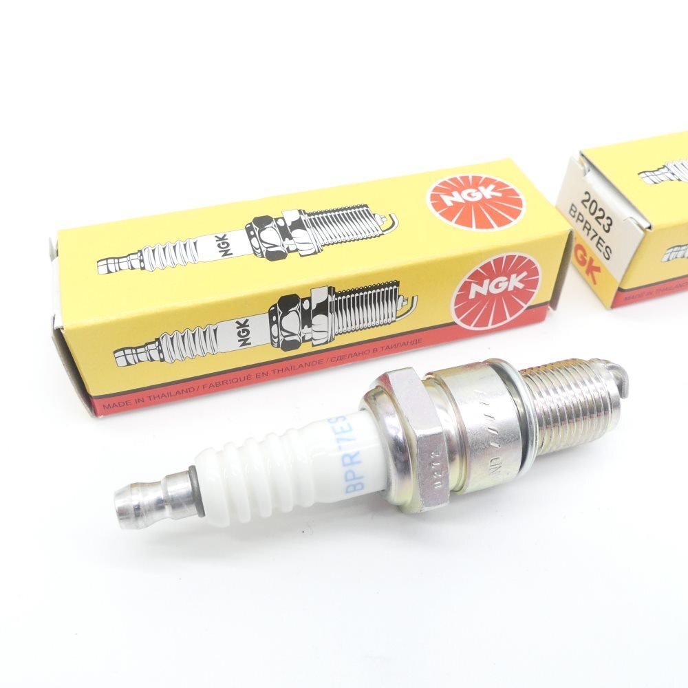 2x NGK Spark Plug BPR7ES 2023