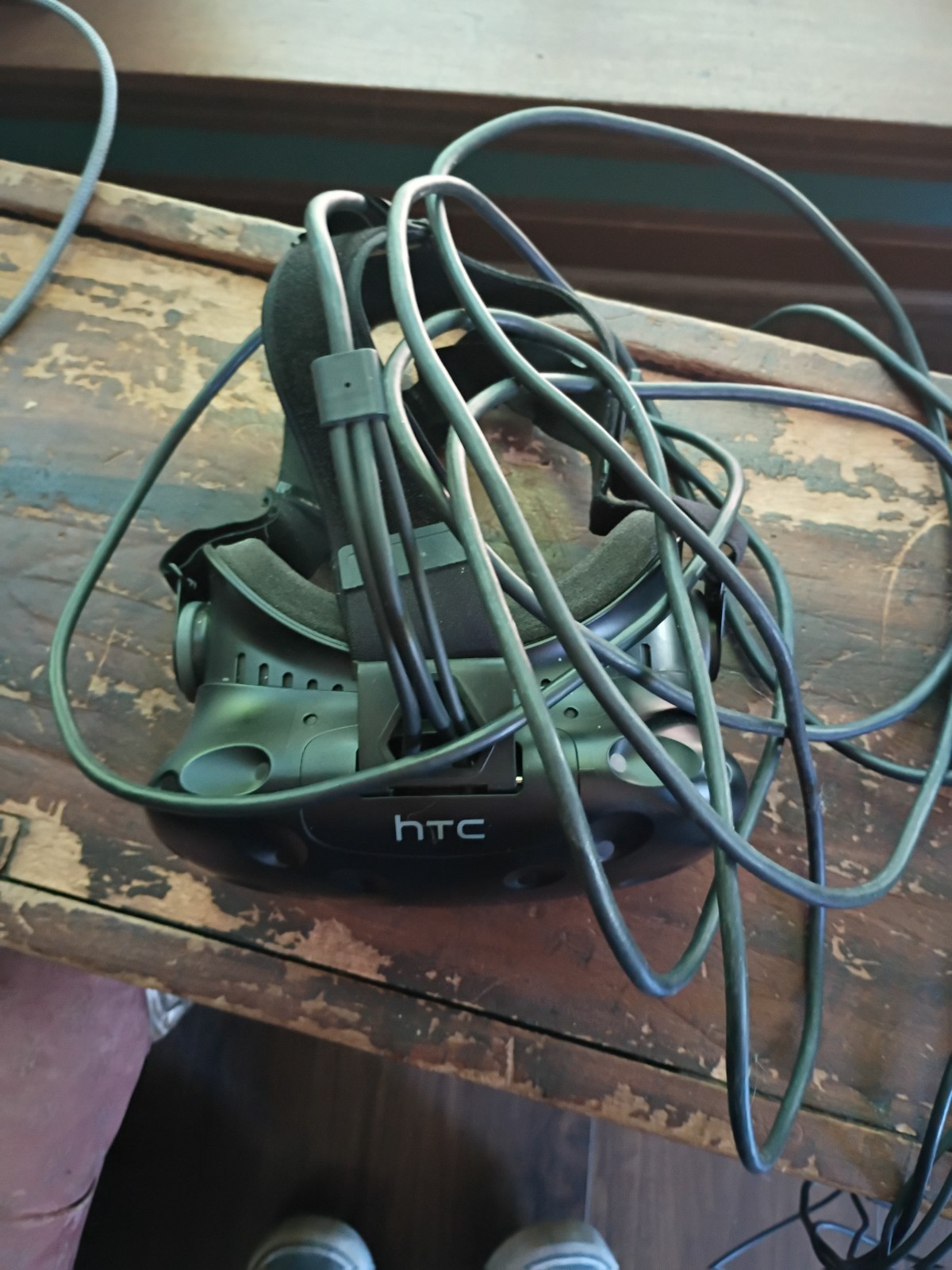 HTC Vive Virtual Reality Headset (no controllers) cables/linkbox included