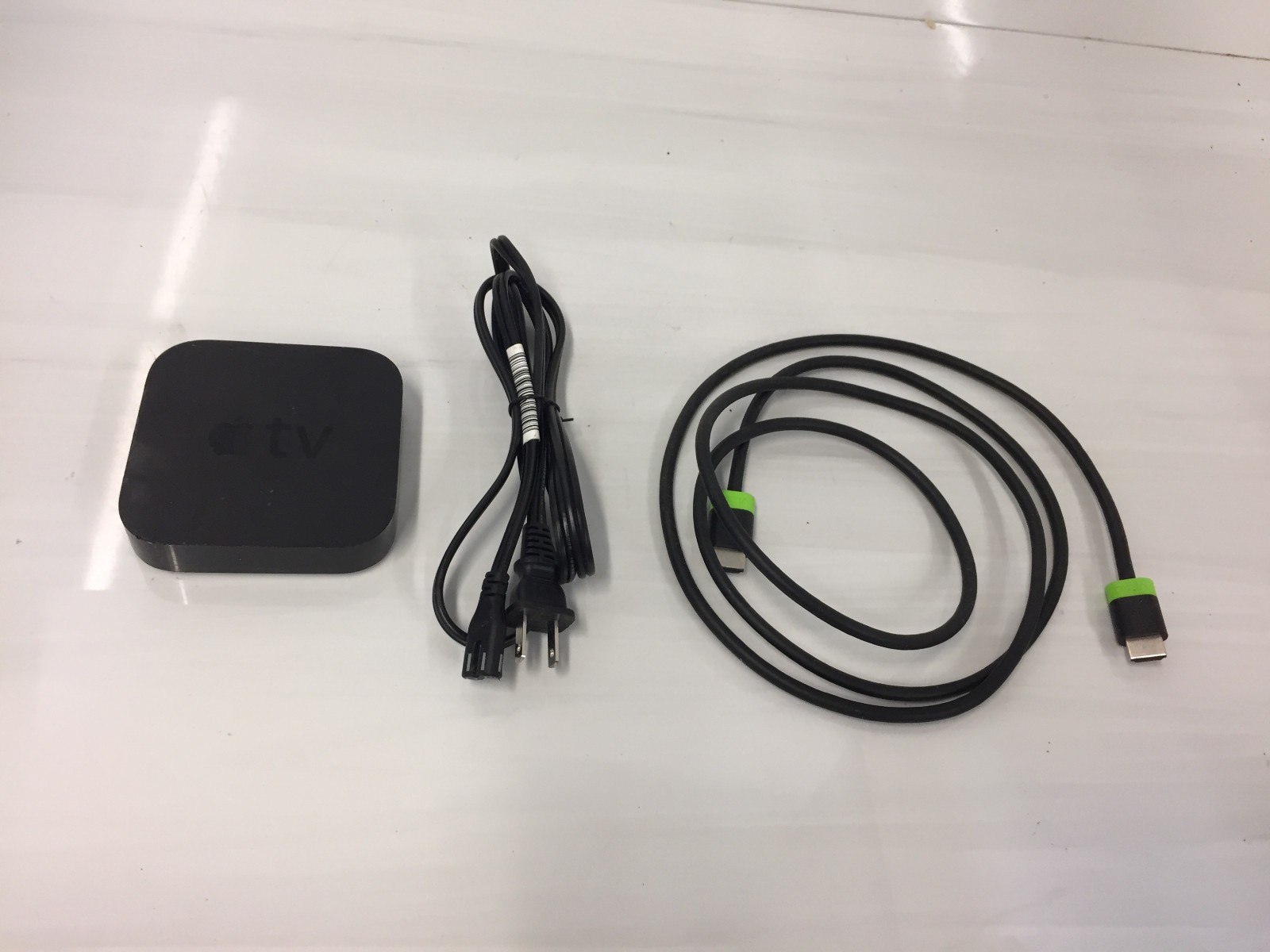 Apple TV 3rd Generation Media Streamer Model A1469 Black w/ Power Cord & HDMI