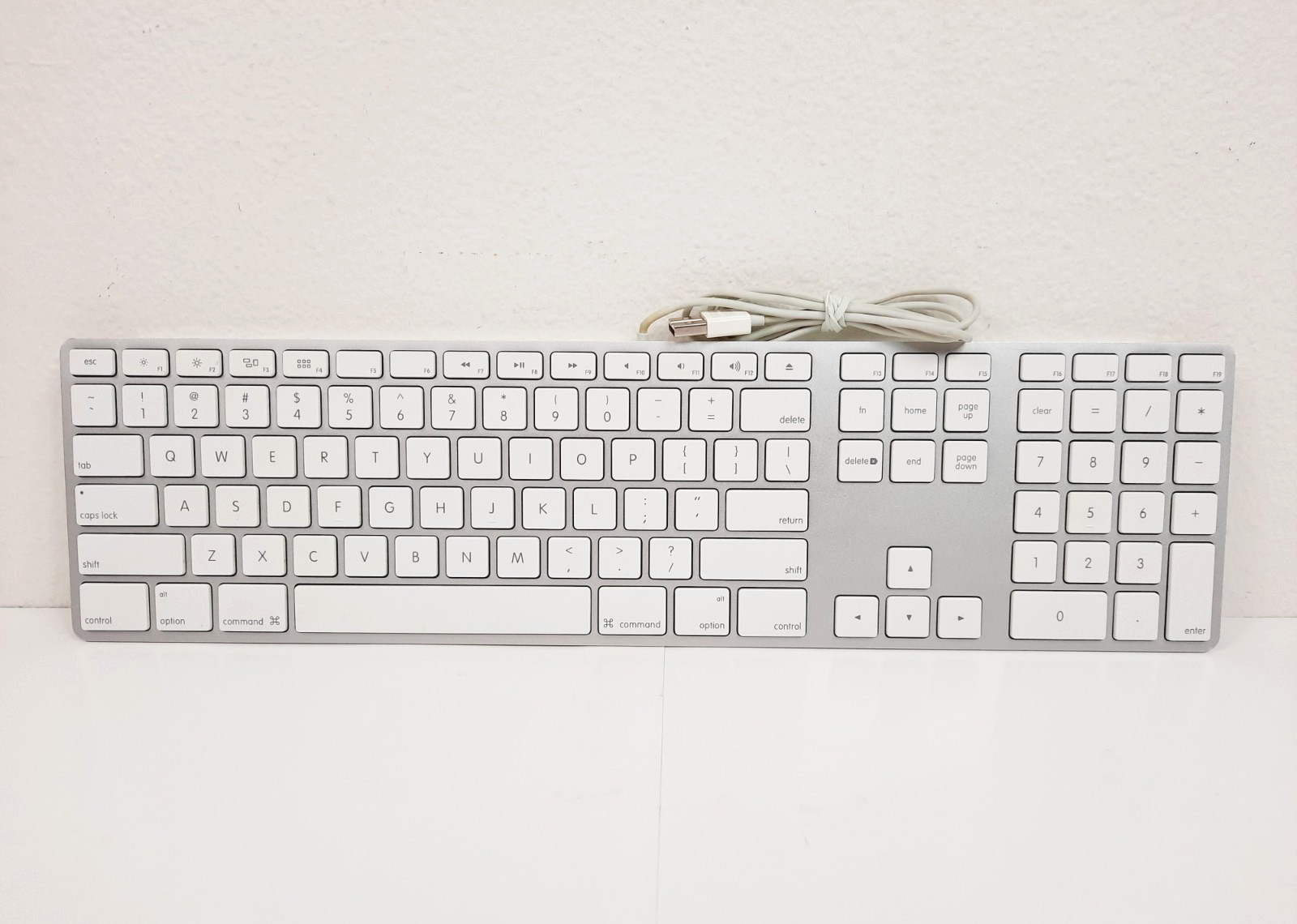 Genuine Apple Mac A1243 Wired USB Keyboard, Tested Working