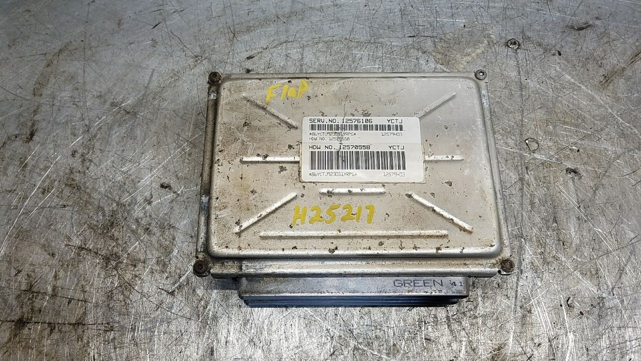 ECM Electronic Control Module ID 12576106 Fits 2003 SILVERADO 1280747