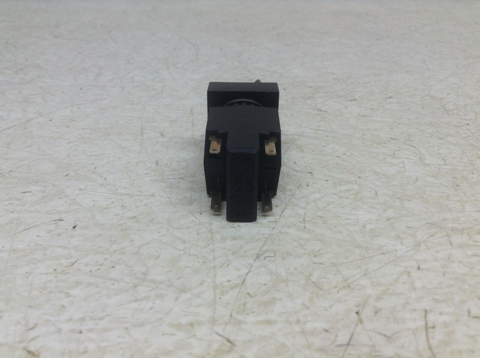 Maruyasu YS-16B2 2 Position Maintained Selector Switch YS16B2 (TSC)