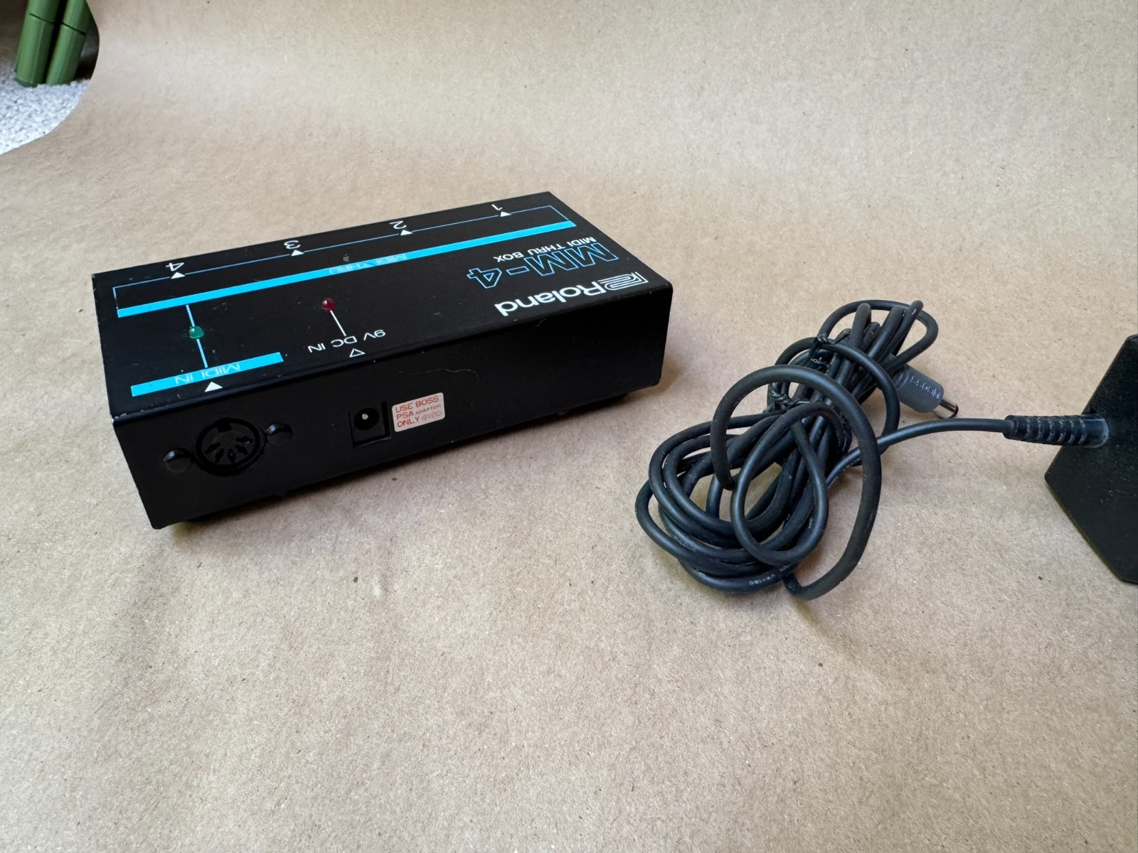 Roland MM-4 MIDI Thru Box Interface