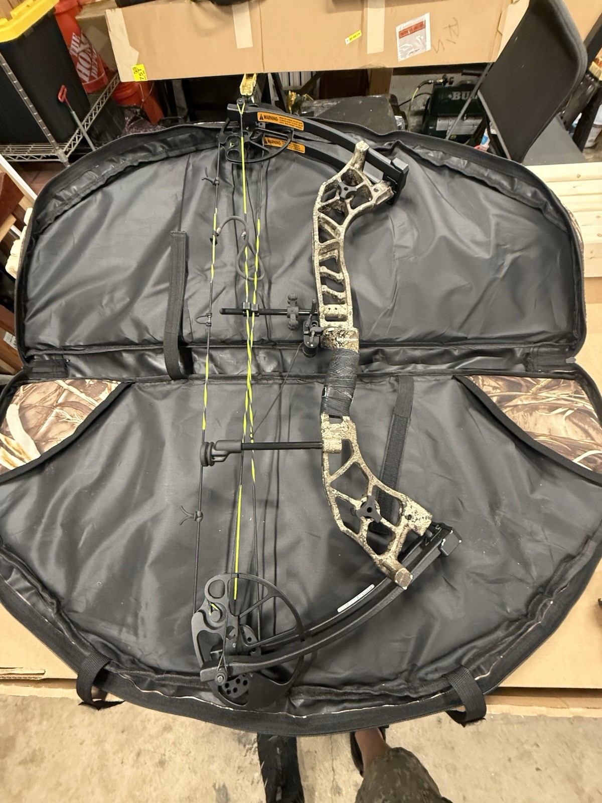 Blackout/Bear Intrigue Xt4 Left Hand Compound Bow