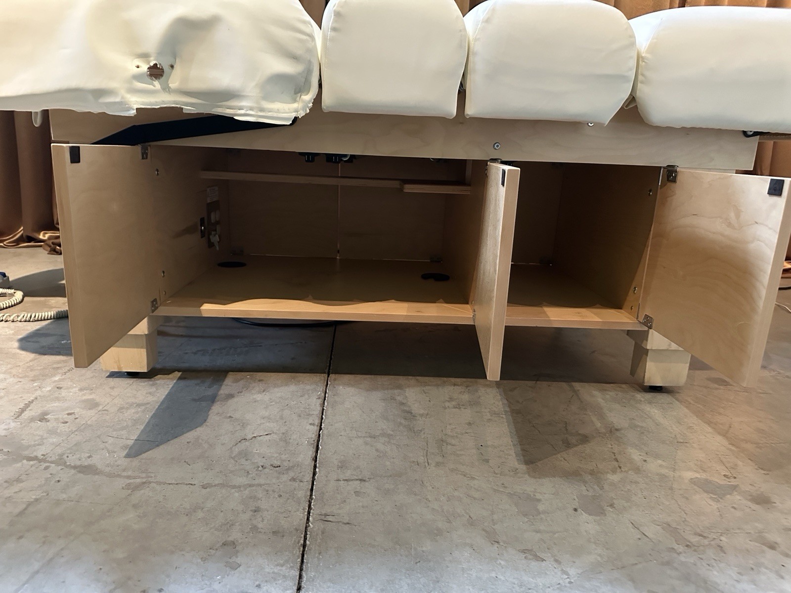 Oakworks Celesta / Clodagh Gemini Electric Massage Table