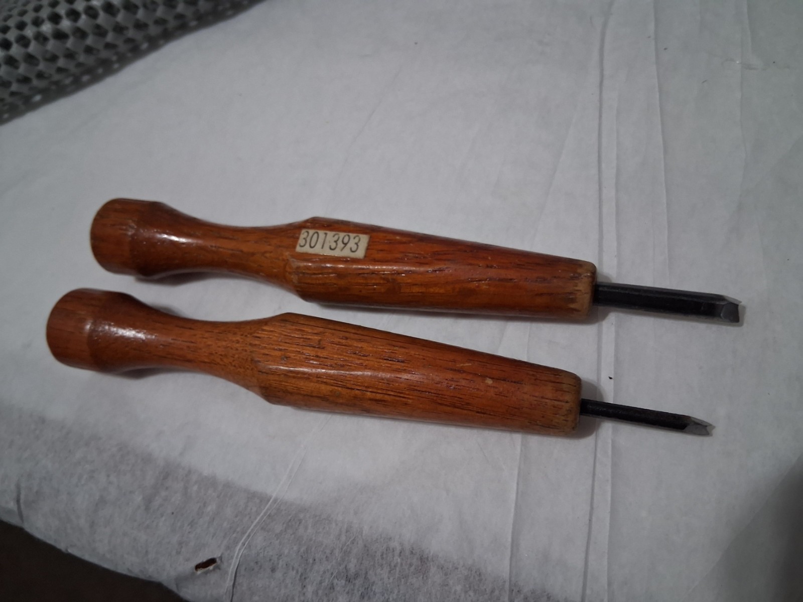 2 Count MASTERCARVER Wood Handled Carving Tools Knife/Knives - One is 301393