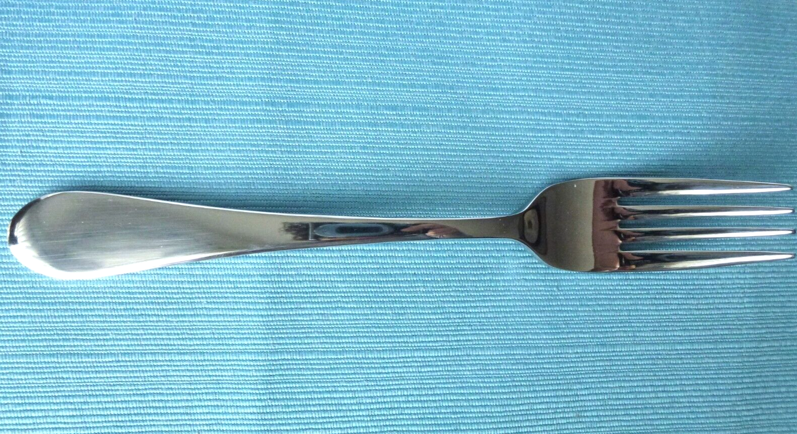 New Oneida ICARUS Glossy Set of 4 Dinner Forks Stainless Flatware (8")