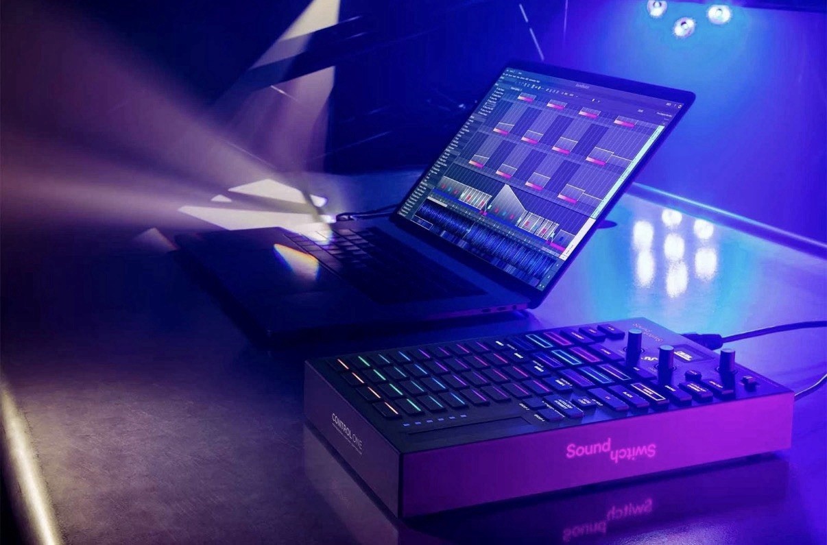 SoundSwitch Control One Professional DJ Club DMX Universe Lighting Controller