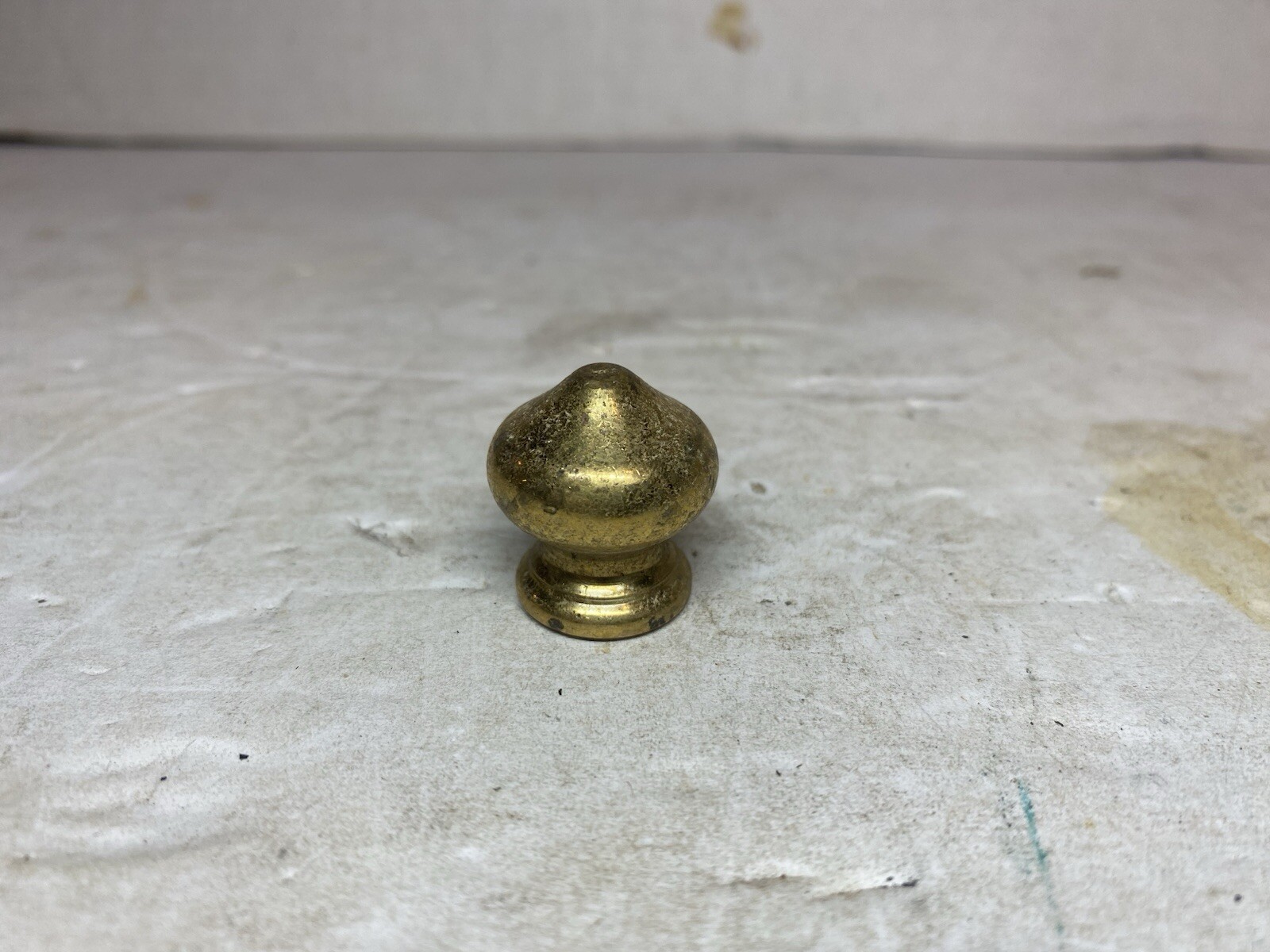 Vintage Brass Tone Lamp Finial