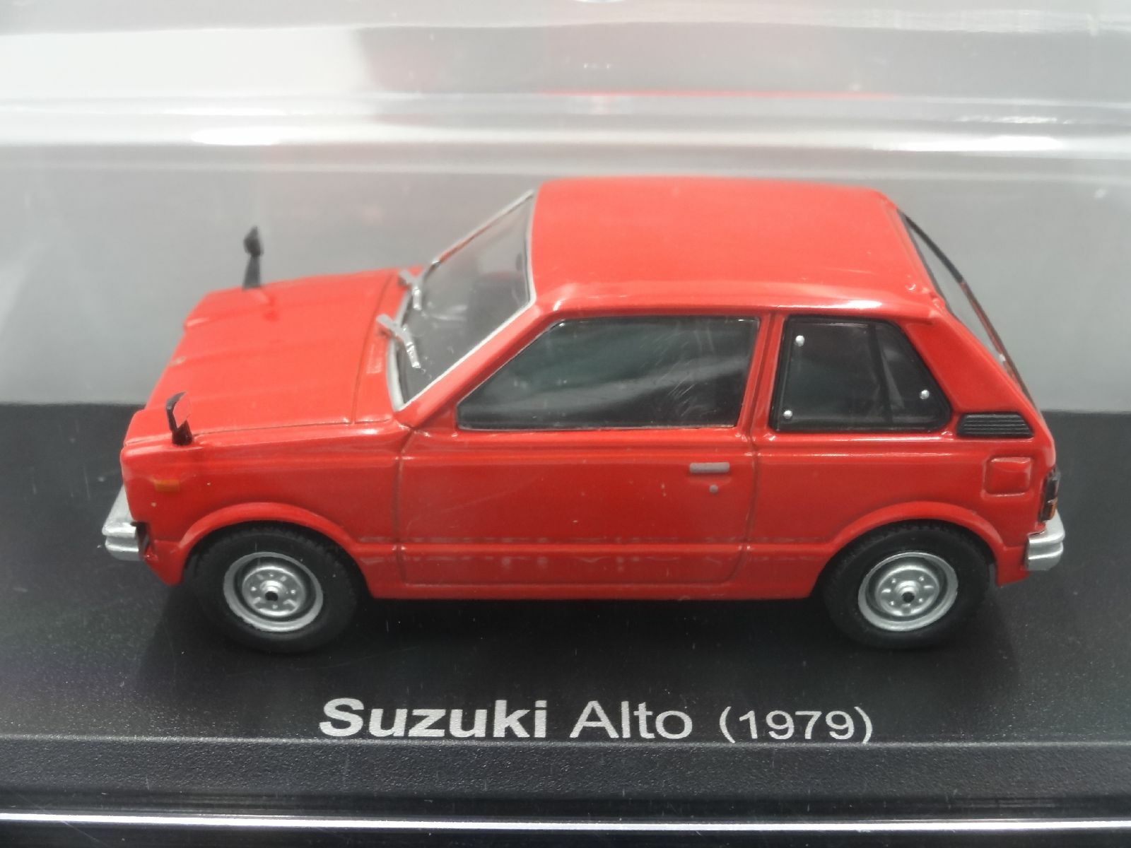 Suzuki Alto 1979 Red 1/43 Scale Box Mini Car Display Diecast Vol 119