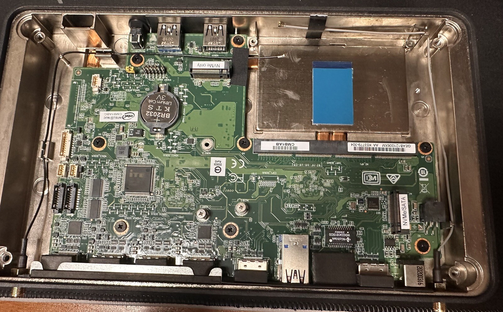 Intel BKCMCR1ABC CMCR1ABC NUC Rugged Chassis Element / No SSD Or Ram