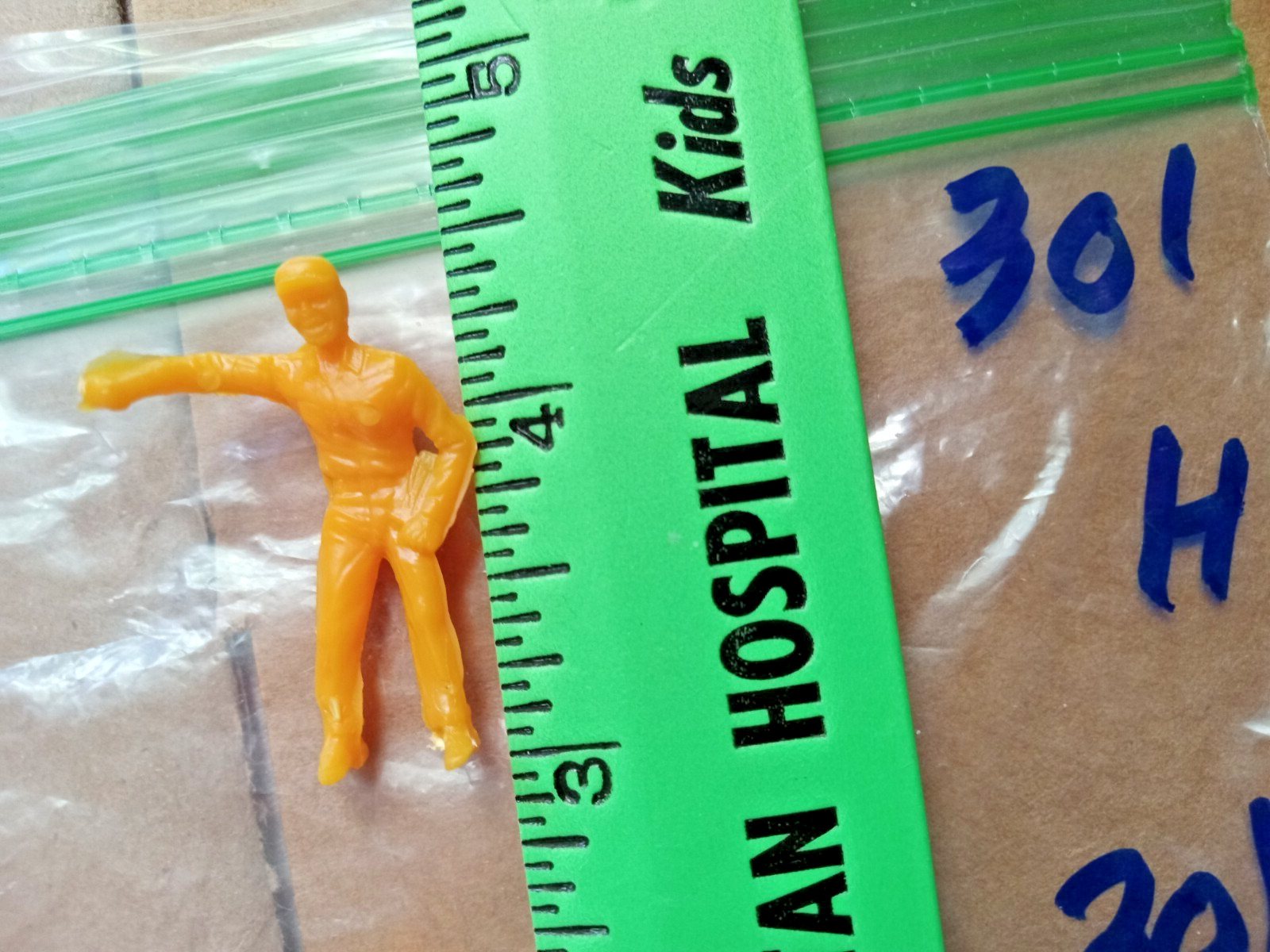 Two (2) Nice Standing Figures scale unknown Package # 30 !!!!!!!!!!!