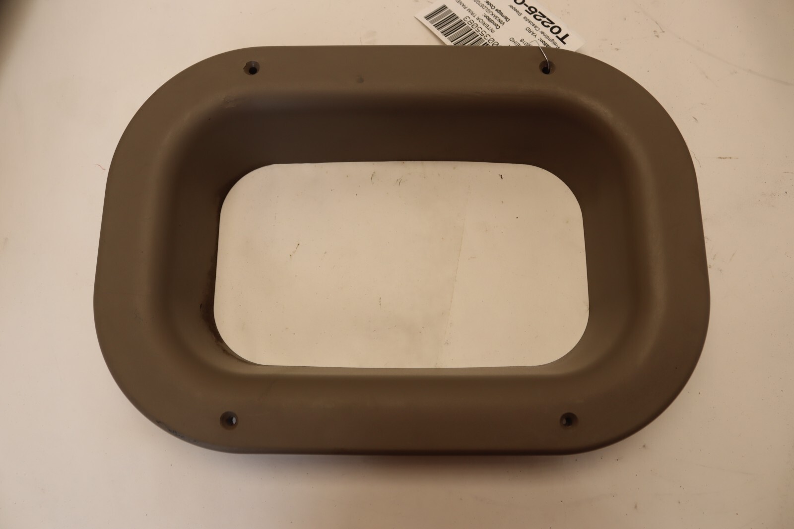 2008-2017 FREIGHTLINER CASCADIA 125 SLEEPER SIDEWALL VENT TRIM PANEL BEZEL OEM