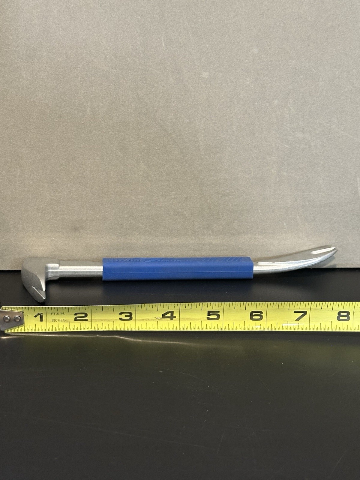 estwing Nail Puller With Grip