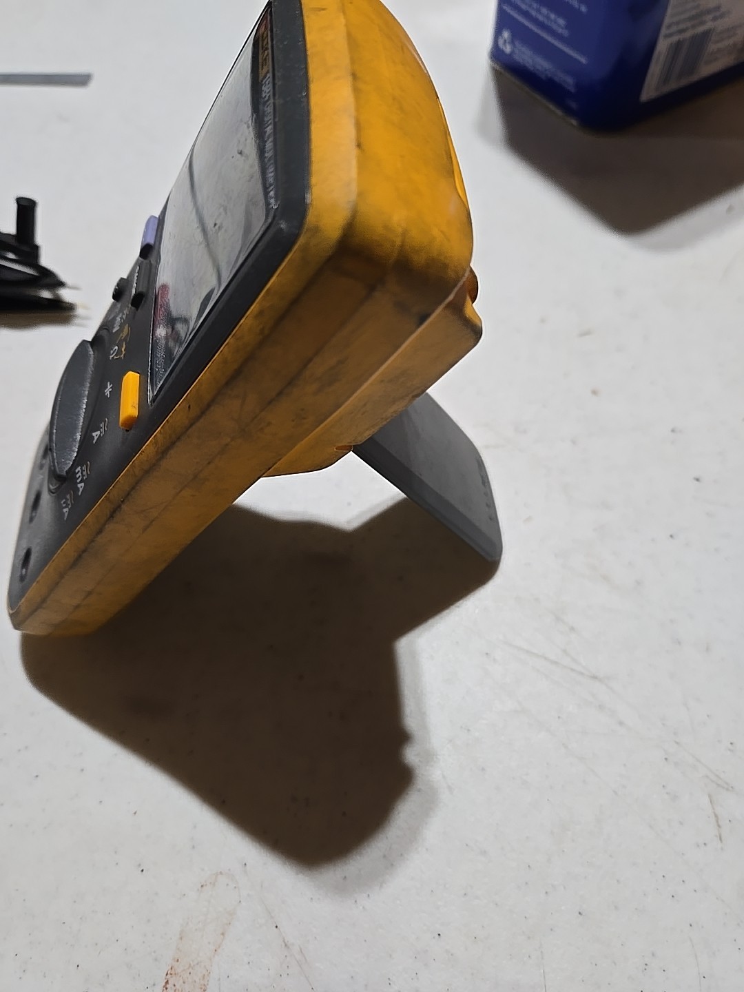 FLUKE 15B+ DIGITAL MULTIMETER (P03063942)
