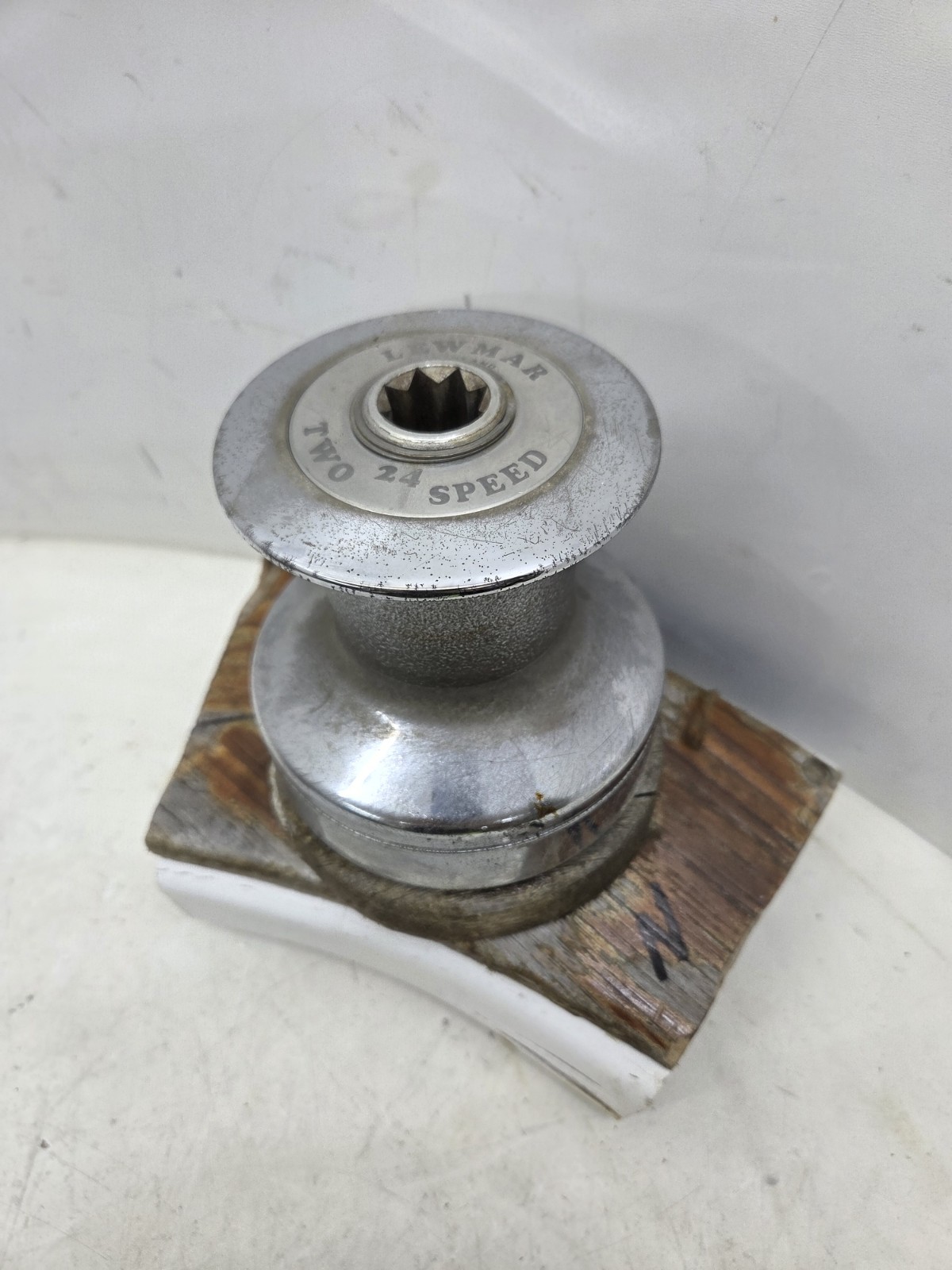 Lewmar 24 Two Speed Sailing Winch  INV: N