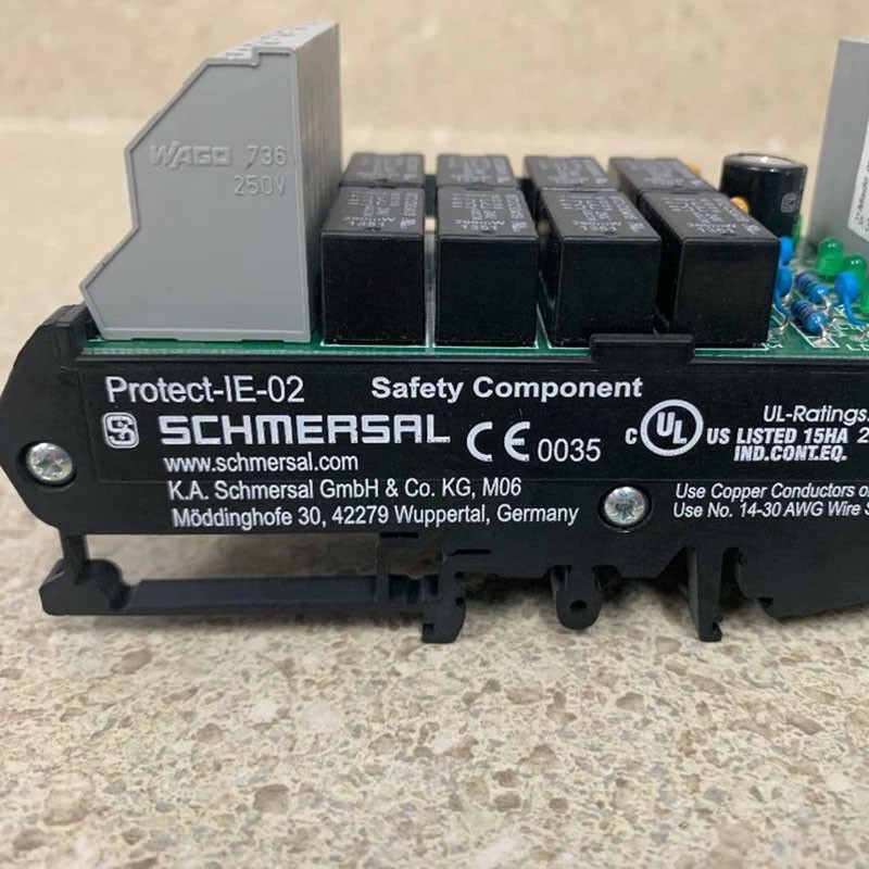 SCHMERSAL PROTECT-IE-02 Output Module New ✦KD