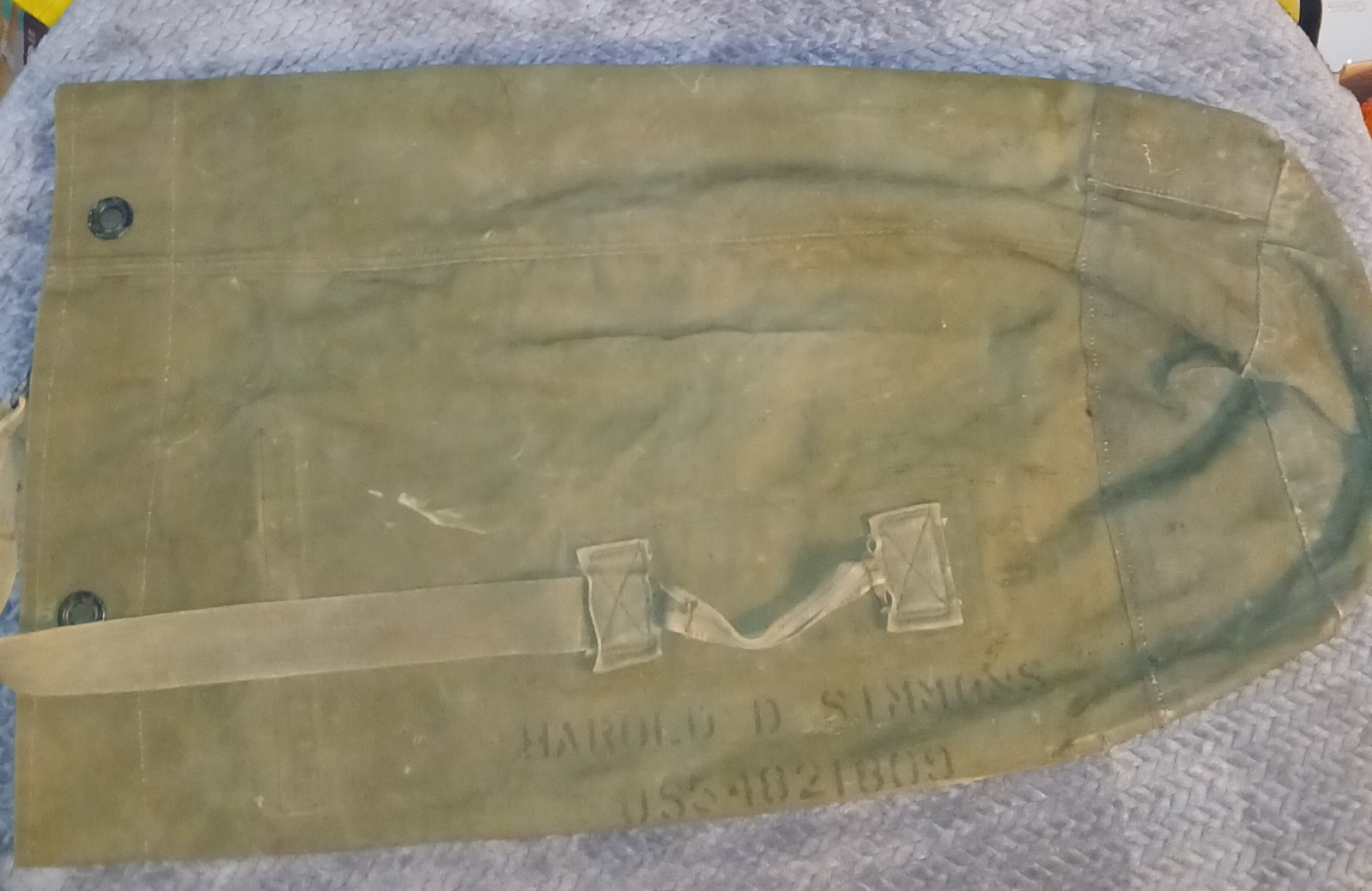 Vintage US Military Canvas Duffel Bag Olive Green Has Damage On Bottom FREE SHIP