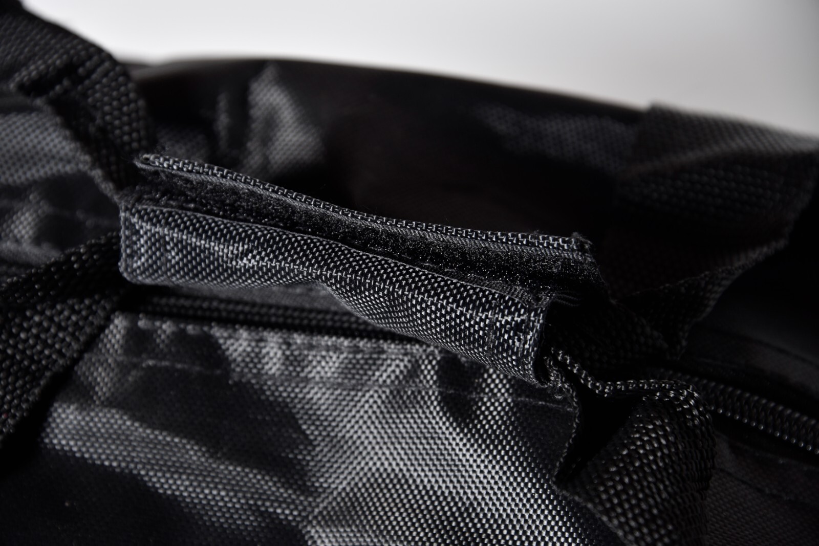 Strap Bag with Zipper