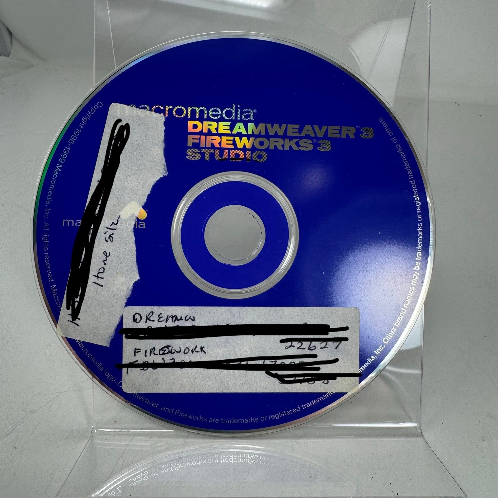 Macromedia Dreamweaver 3 & Fireworks 3 Studio - CD + Serial Number