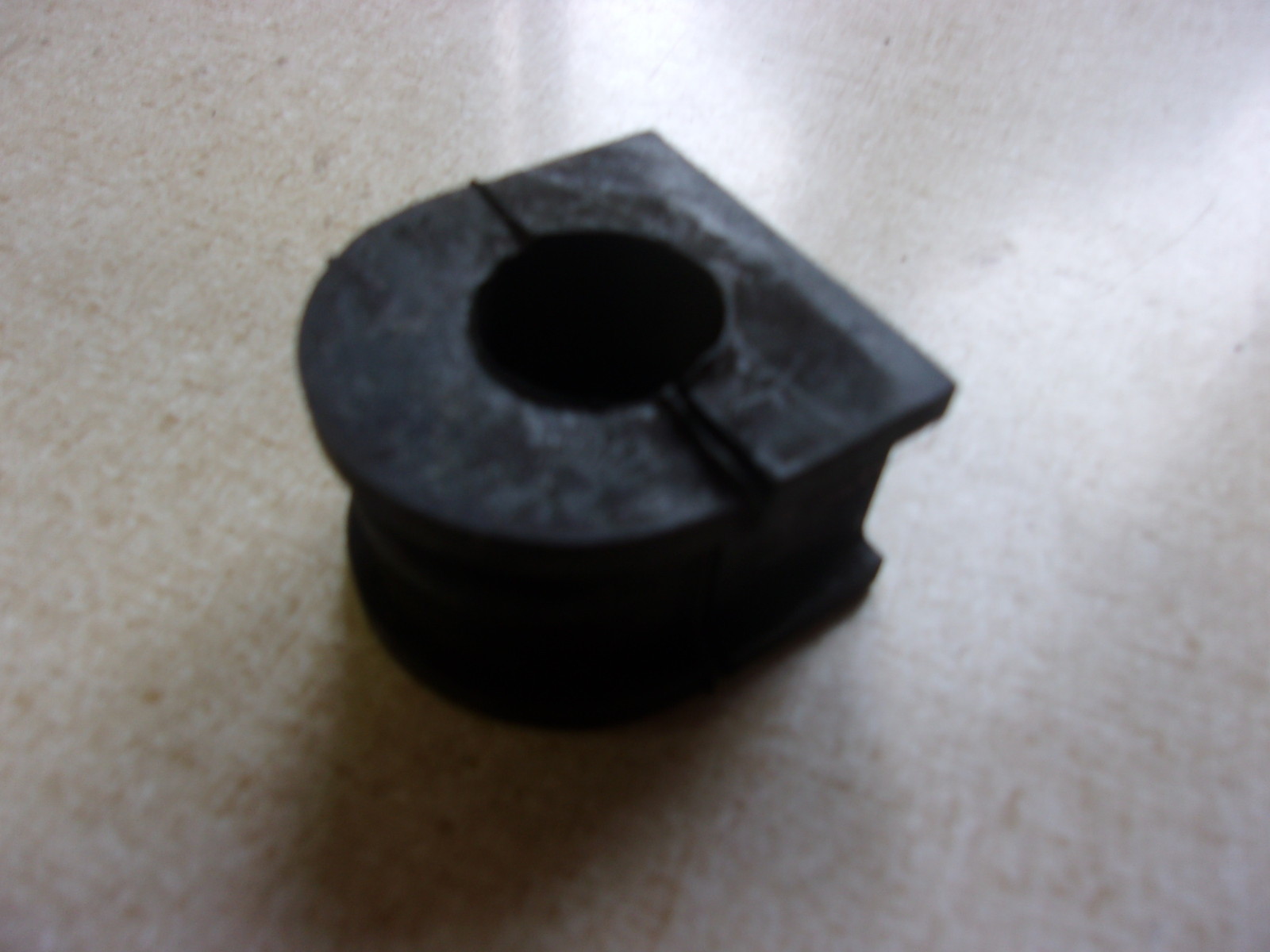 NEW Sway bar Bushing 2647 3927019 *FREE SHIPPING*