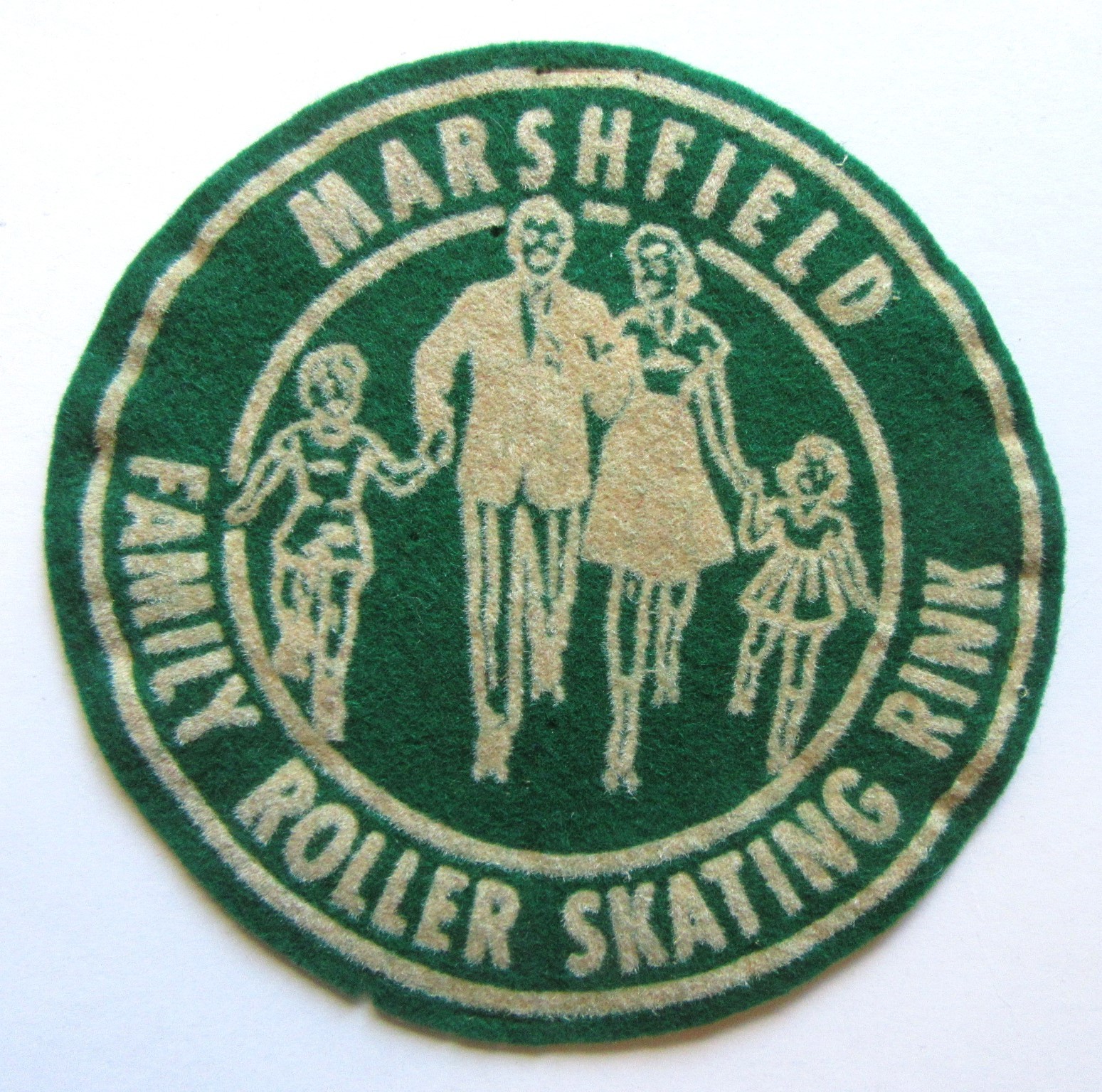 Marshfield, WI.  - MARSHFIELD FAMILY SKATING Roller RINK Felt PATCH, circa 1960s
