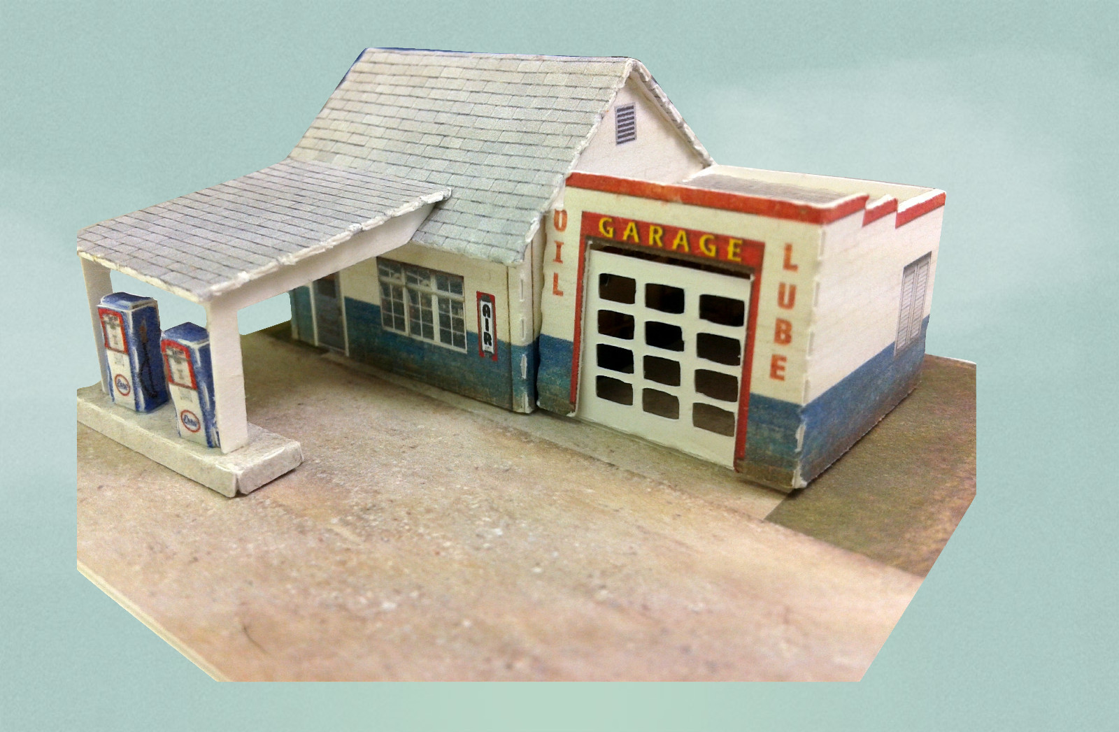 Z Scale Building - Retro Gas Station Service Station (Cover Stock Paper Kit)