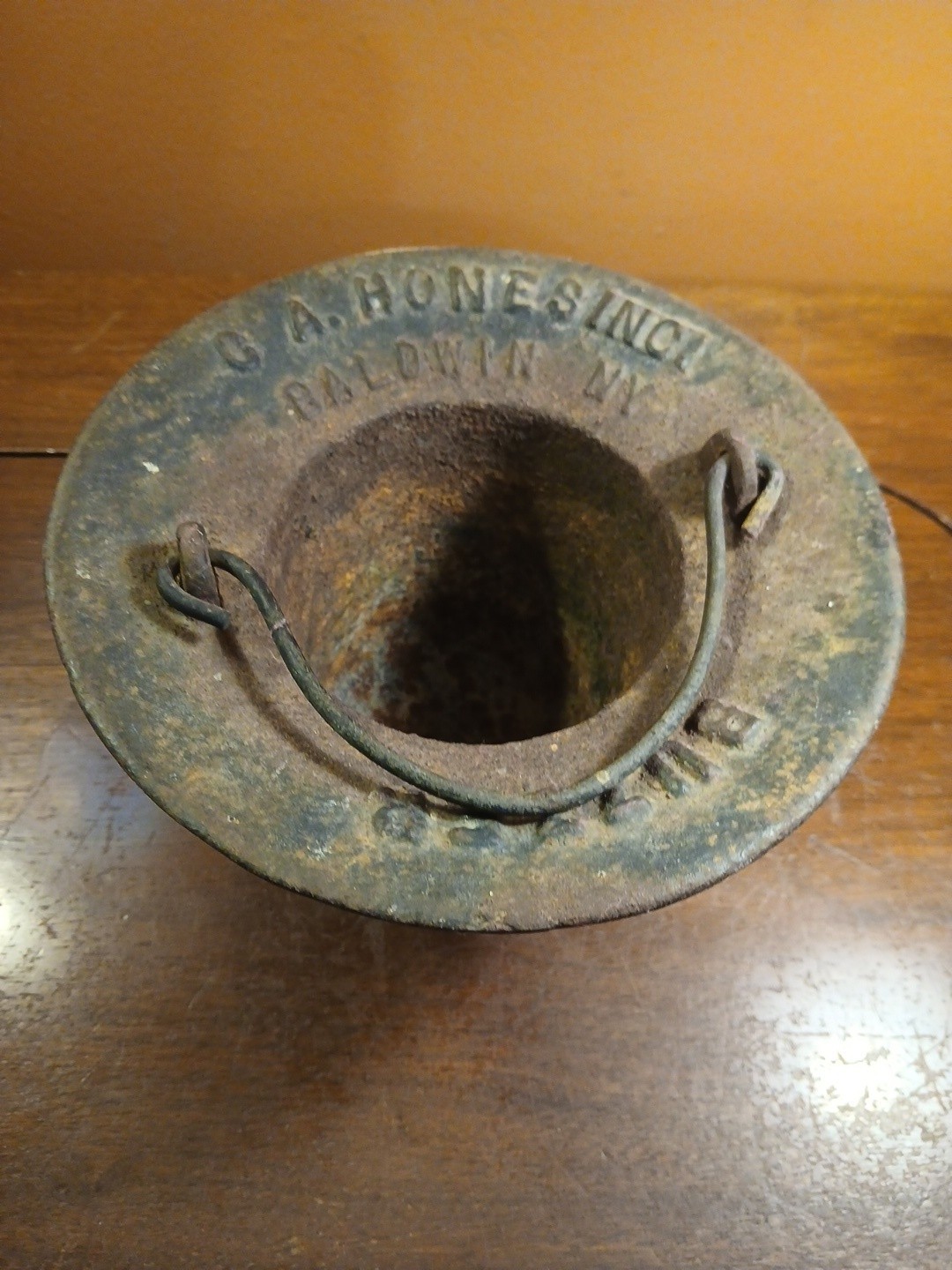 Antique C. A. HONES INC. CAST IRON BUZZER SMELTING POT BALDWIN NY