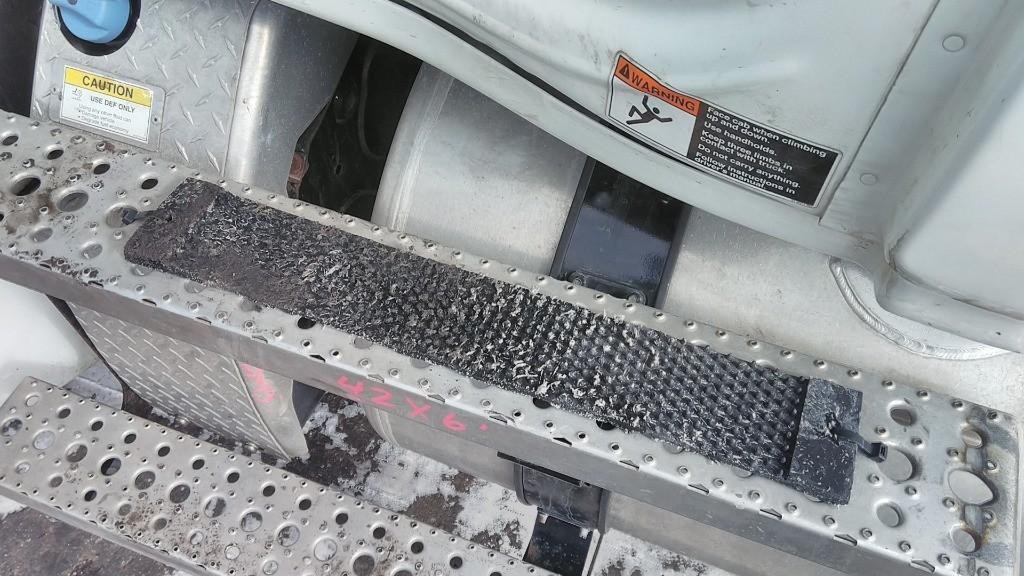 Replaces 2022 FREIGHTLINER CASCADIA 126 CAB STEP ,  OH