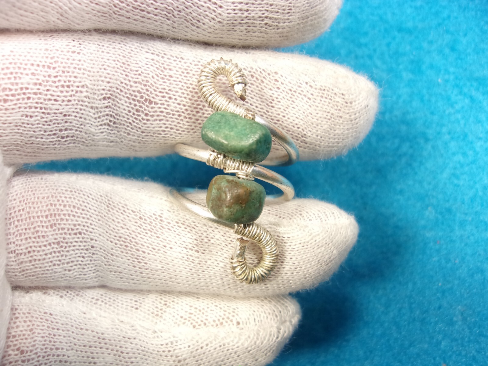 EXCELLENT HANDCRAFTED LADY'S SILVERPLATED DOUBLE HOOP  & GREEN TURQUOISE RING