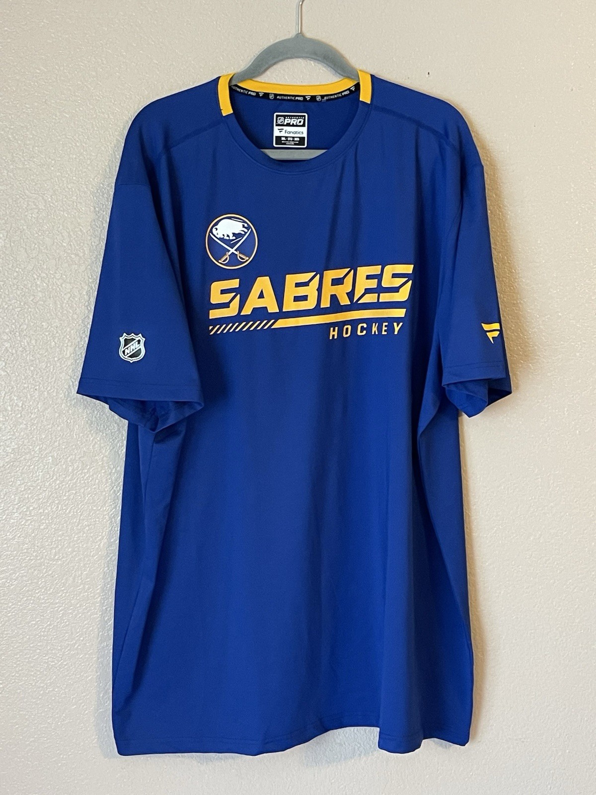 Men’s 3XL NWOT Buffalo Sabres Fanatics Locker Room Performance Shirt Navy
