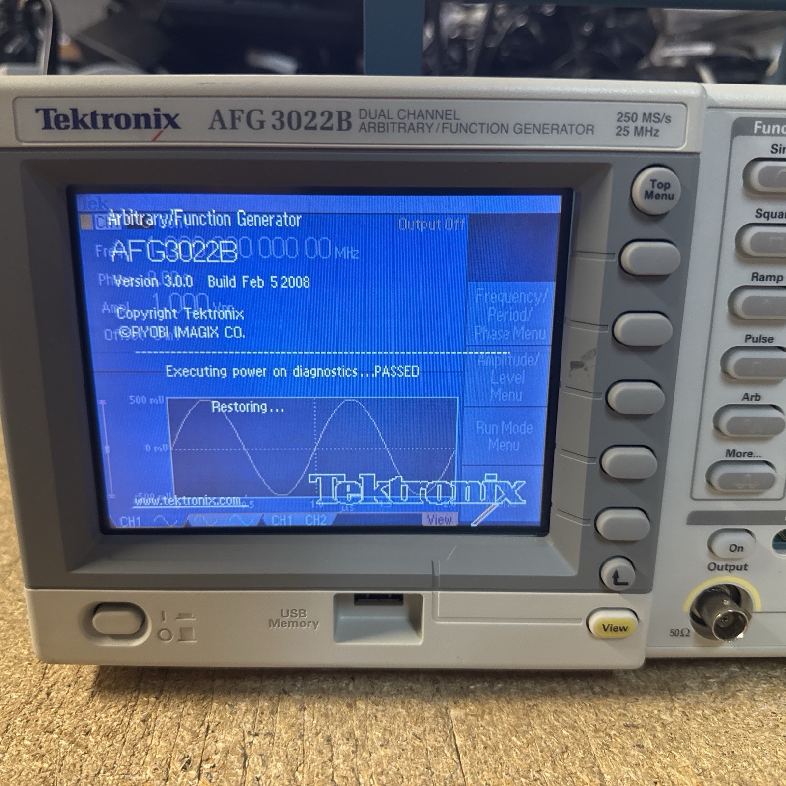 Tektronix AFG3022B Dual Channel Arbitrary Function Generator READ