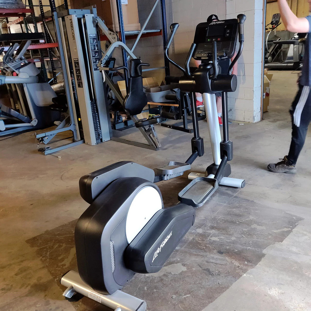Life Fitness Integrity LNX Elliptical w/ X Console