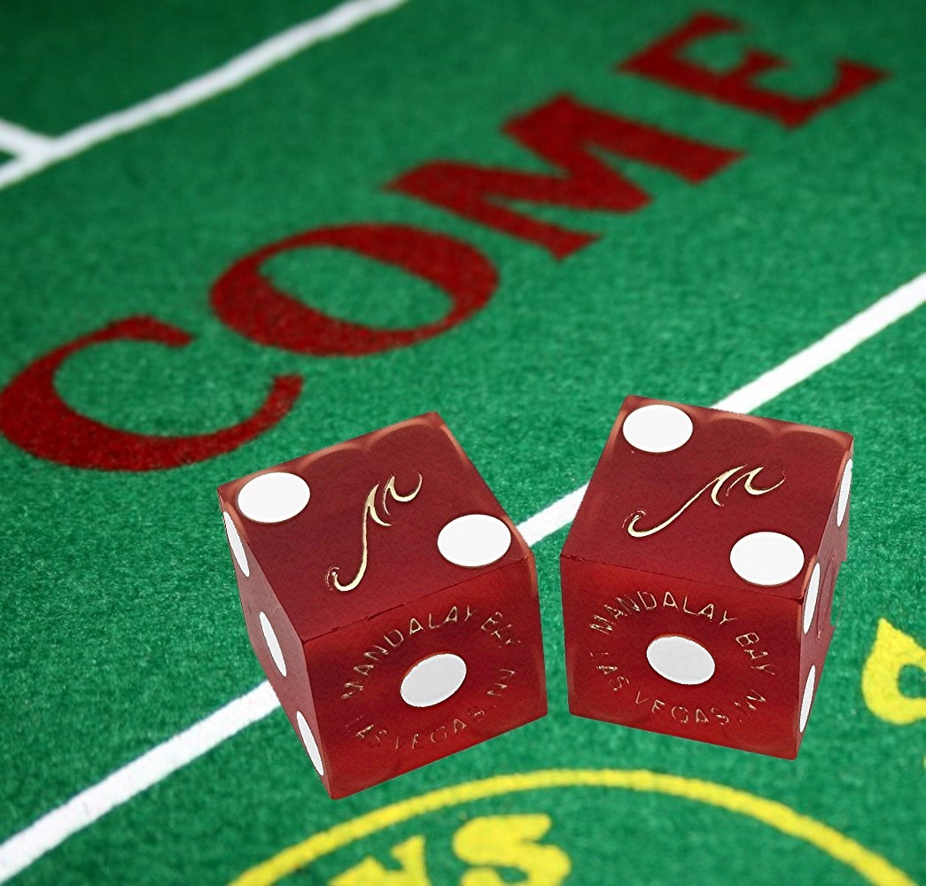 Genuine Mandalay Bay Vegas Casino Dice Red Frosted + Premium Felt Craps Layout