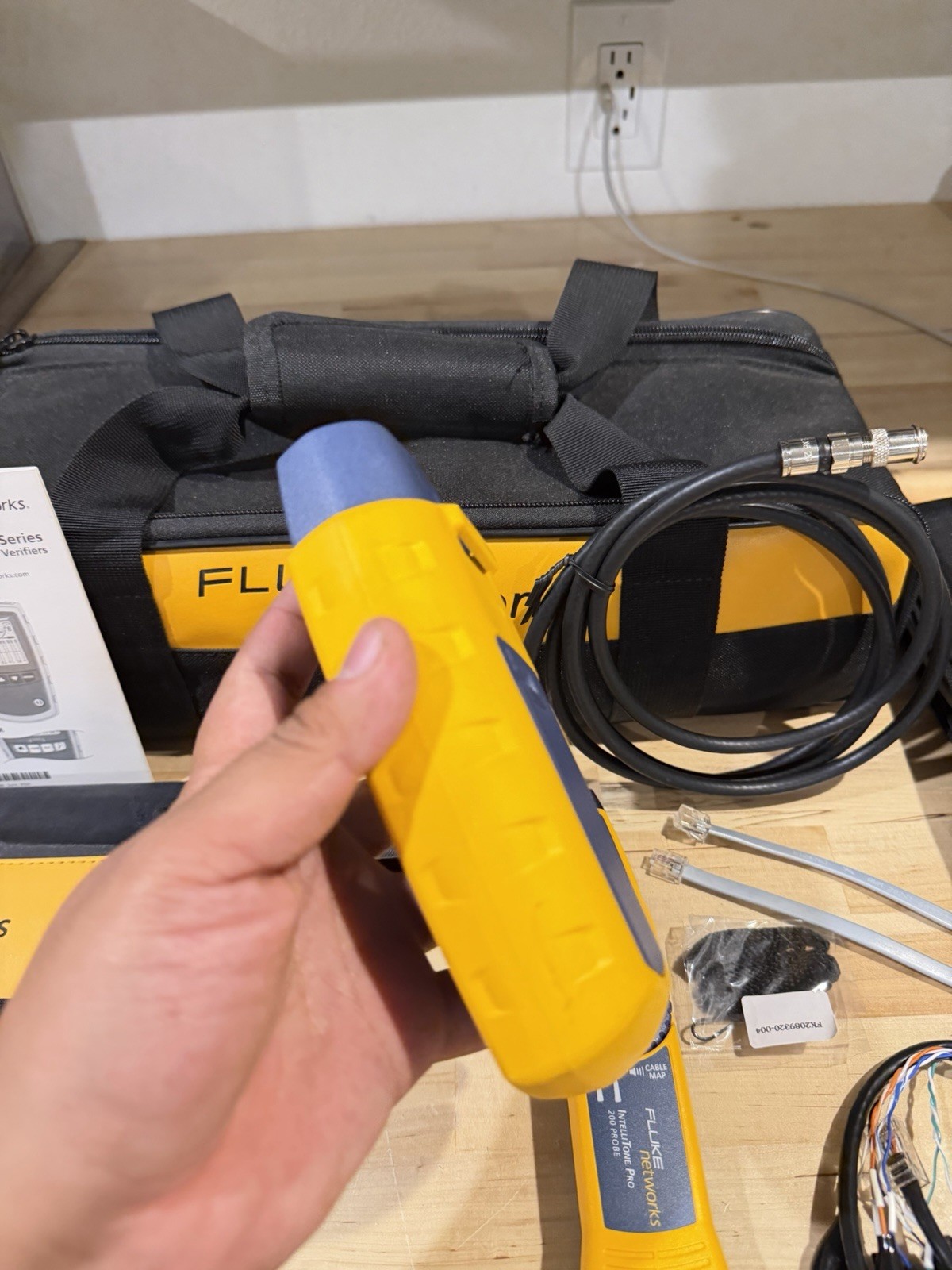 FLUKE NETWORKS MS2-KIT MICROSCANNER 2 & INTELLITONE PRO200 CABLE TEST KIT