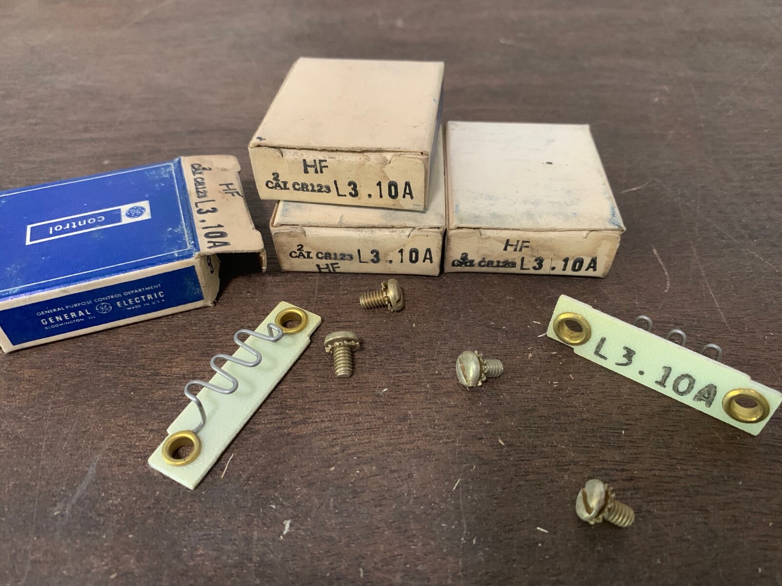 Total of 8 GE Overload Relay Heater Elements CR123L310A, 0.10A, NOS