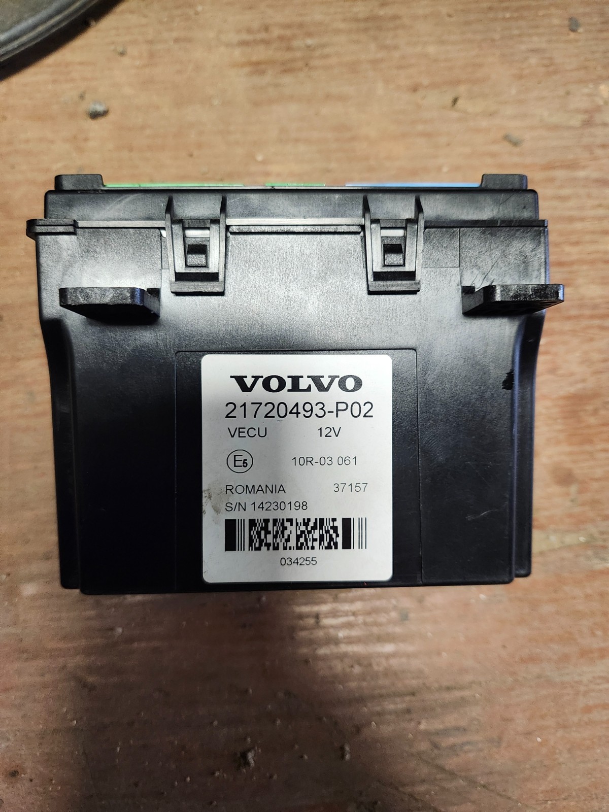 Volvo VNL 21720493-P02 Cab Control Module