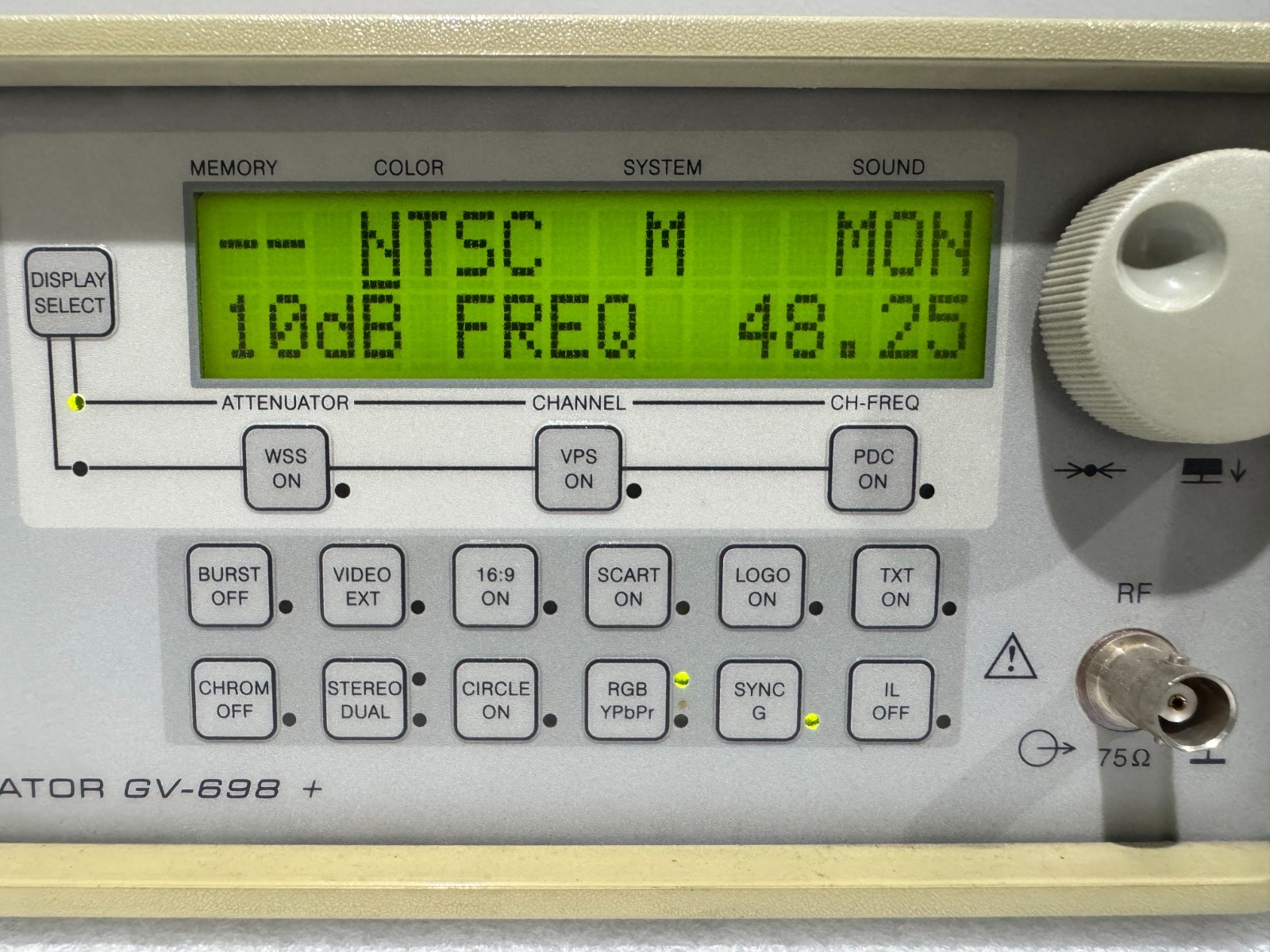 Promax GV-698+ PAL/NTSC/SECAM TV Pattern Generator