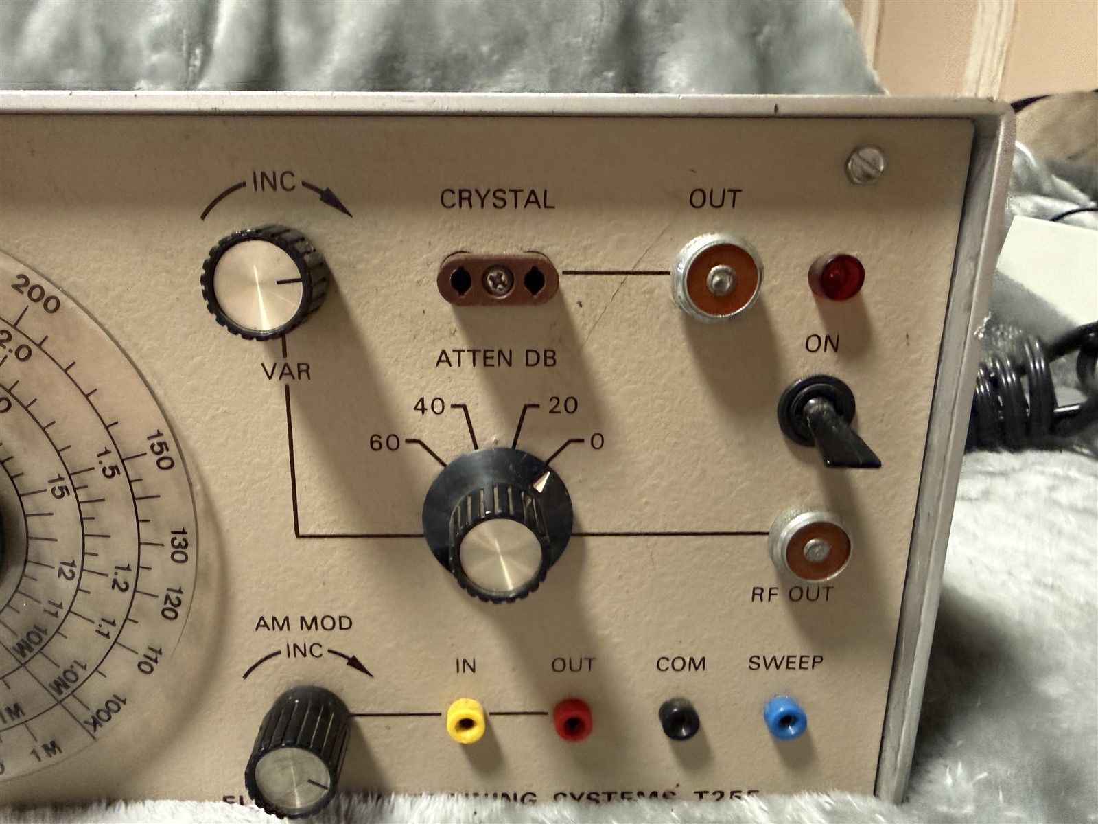 VINTAGE DIGIAC T255 ELECTRONIC TRAINING SYSTEM VARIABLE FREQUENCY GENERATOR