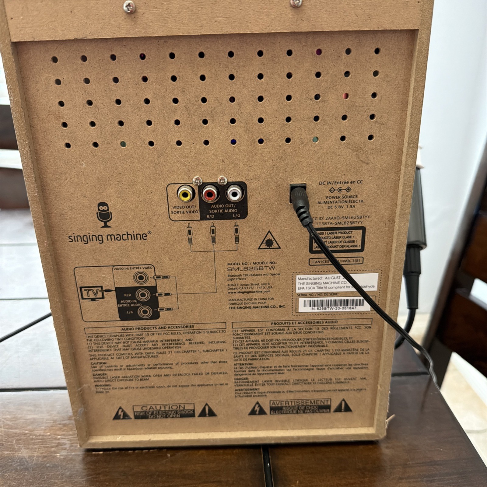Singing Machine SML625BTWD Bluetooth Karaoke System * Mic 2 not working *