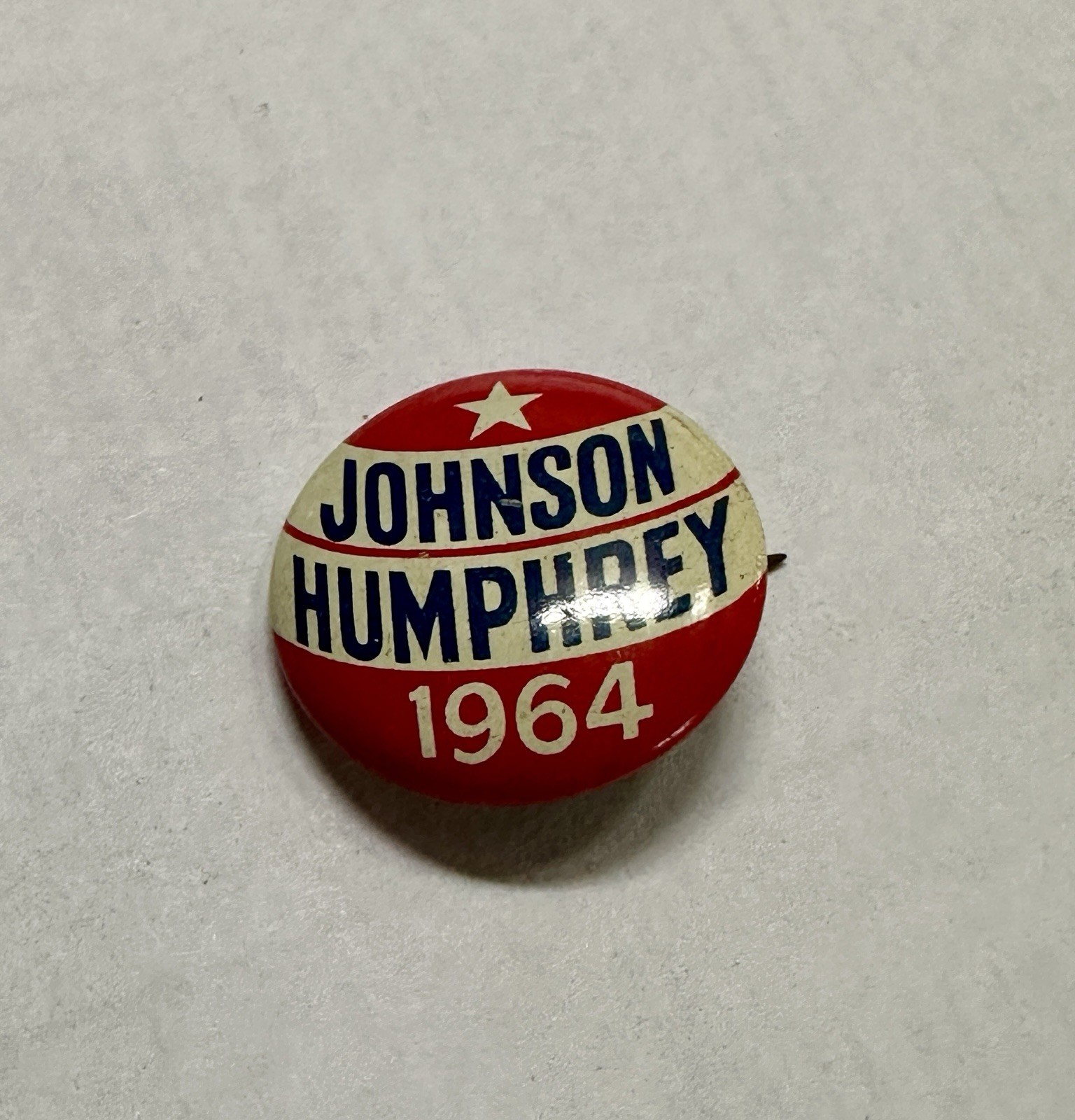 42M Vtg Johnson Humphrey 1964 1960s Pin Back Button VG-EX Condition Qty Avail.