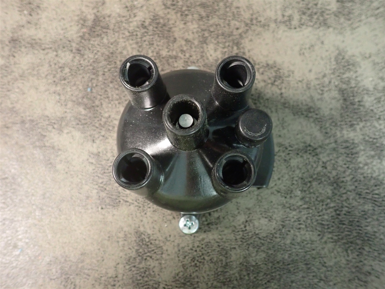 NEW WVE 5D1104 Distributor Cap (SS47)