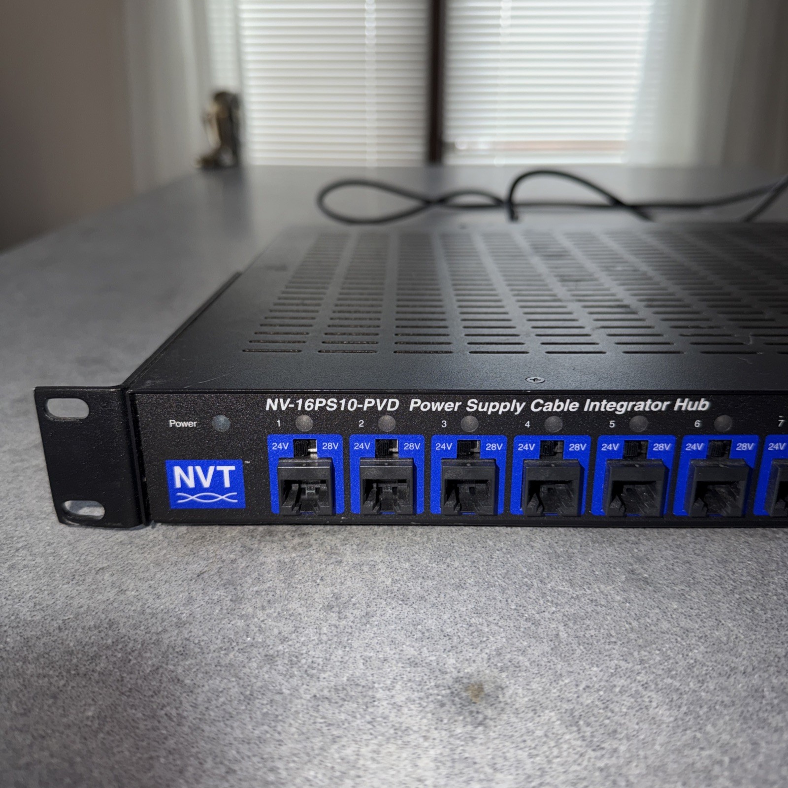 New Tyco NVT NV-16PS10-PVD Power Supply Passive Receiver 16 Channel Lights Up